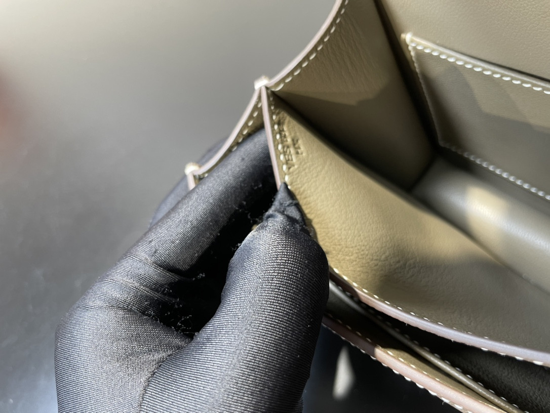 H**mes constance 24 epsom leather silver hardware 9.4"x5.9"x3"