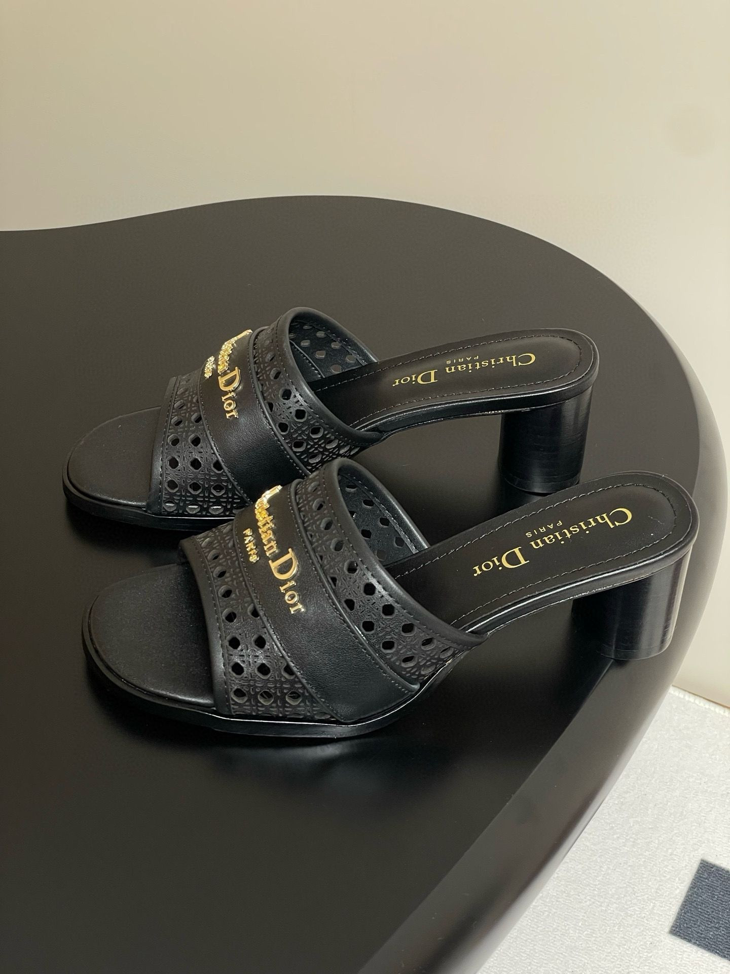 ua D*or d-lane heeled slide