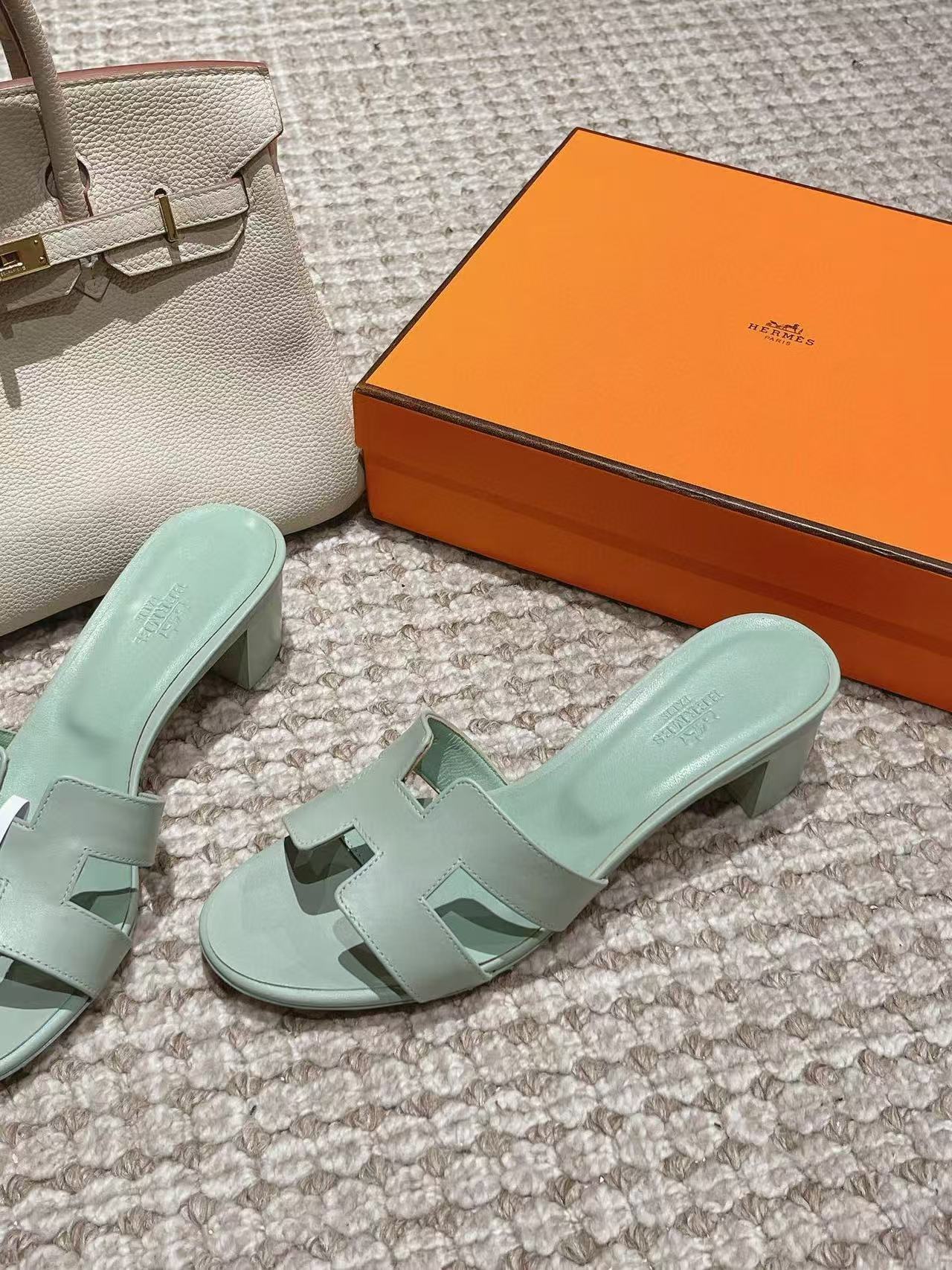 UA Hermès Oasis Sandal