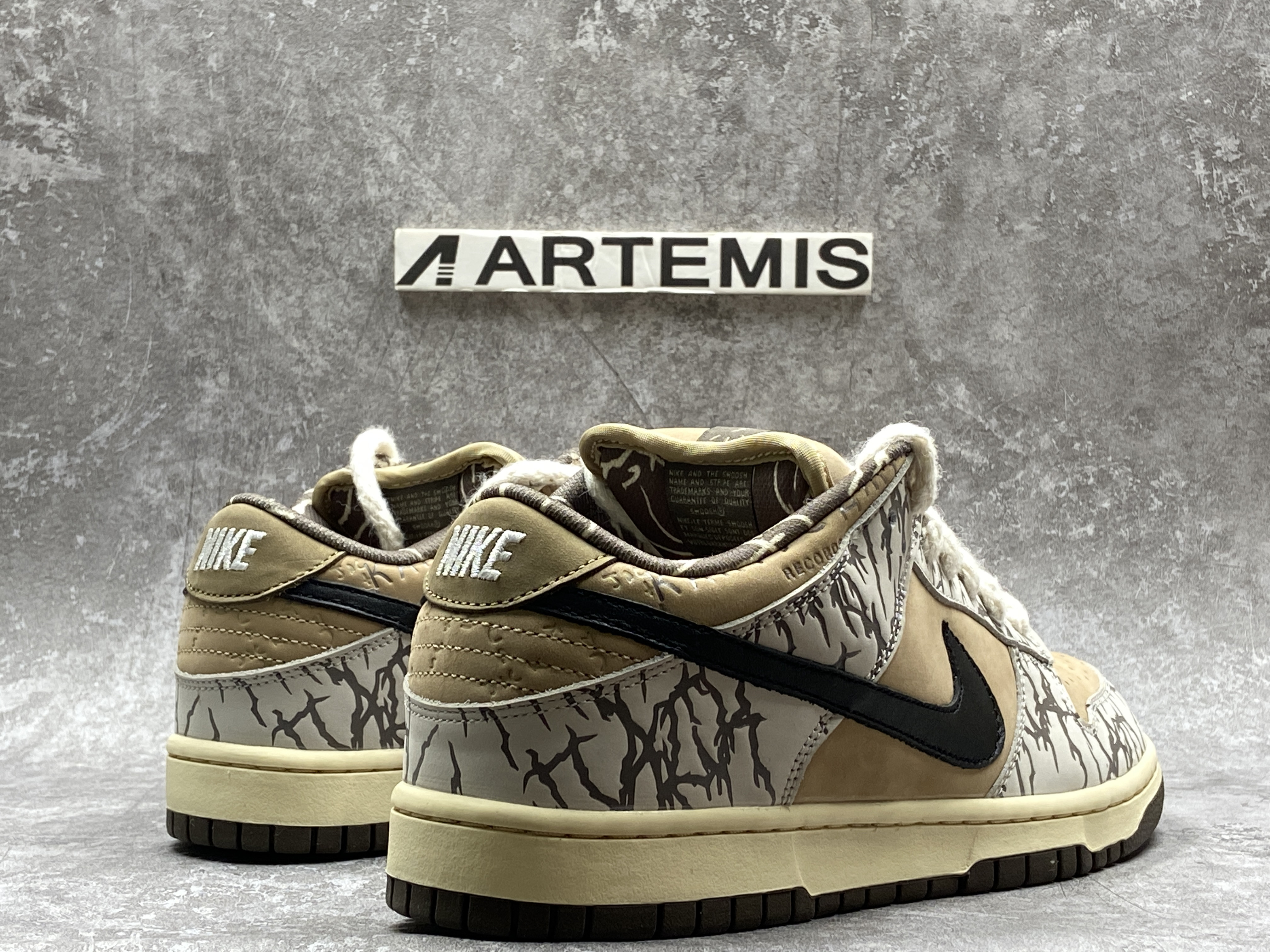 Nike SB Dunk Low Travis Scott (No Shoes Box)