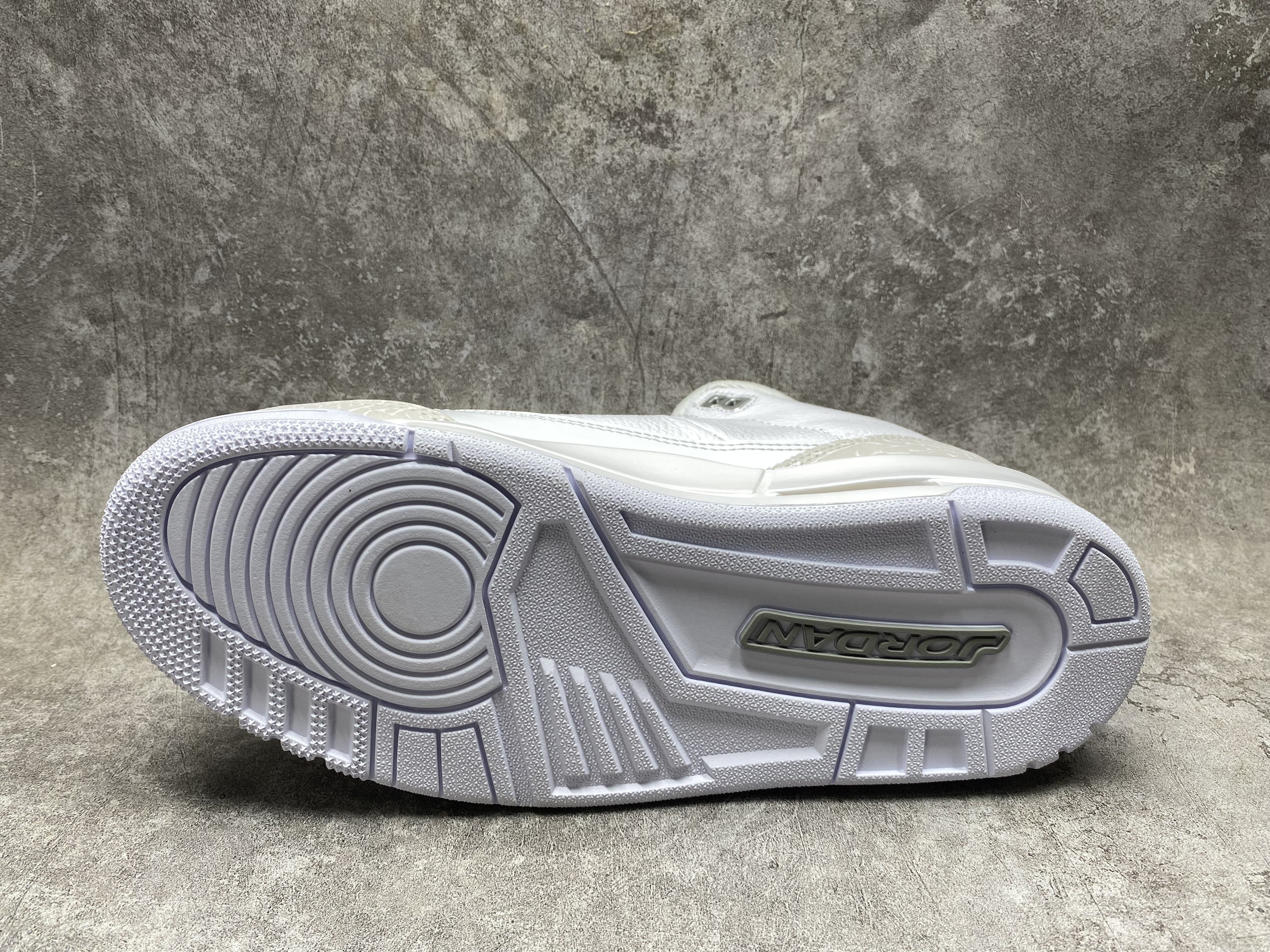 UA Air Jordan 3 Retro