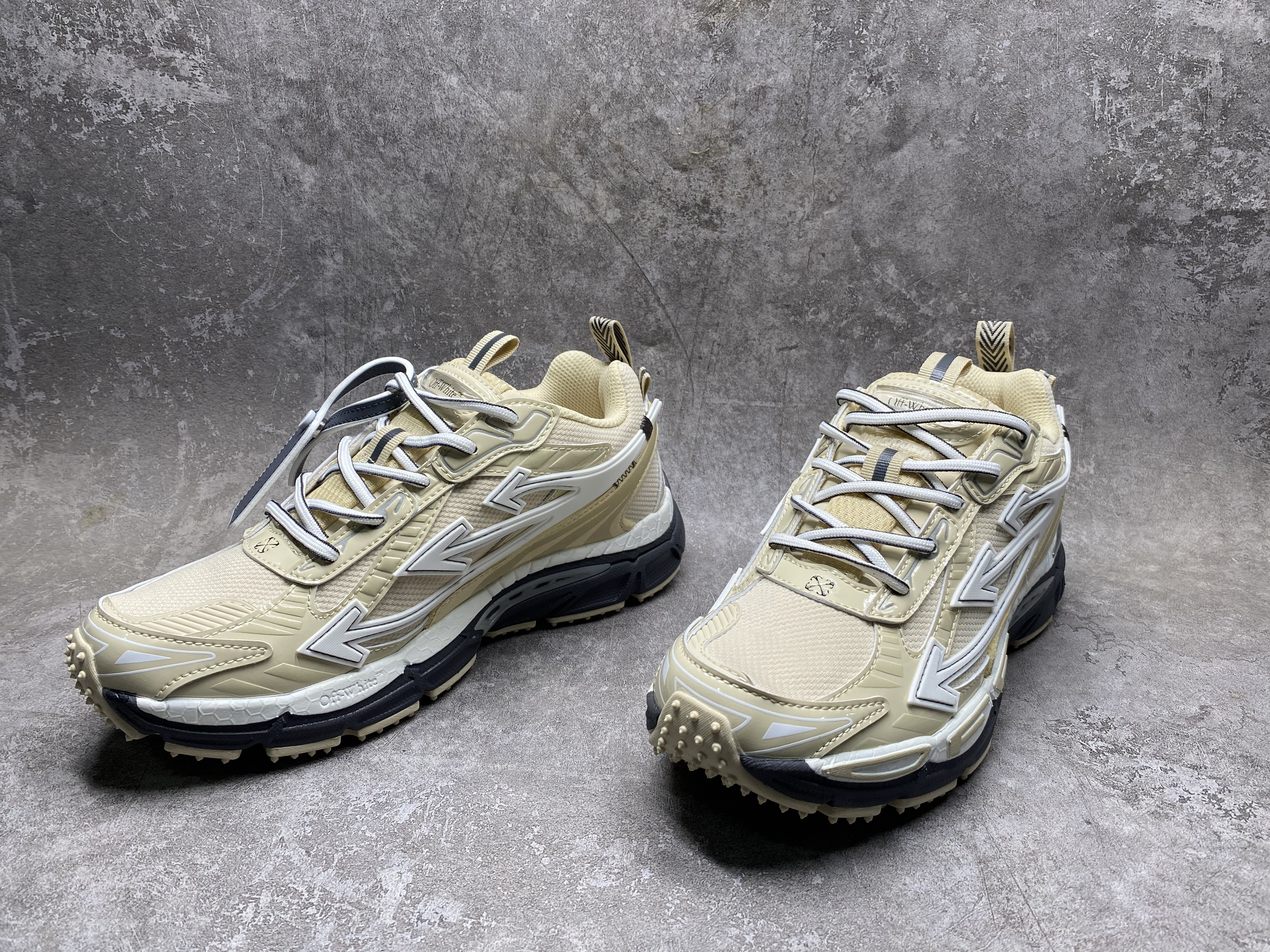 UA Off-White "BE RIGHT BACK"