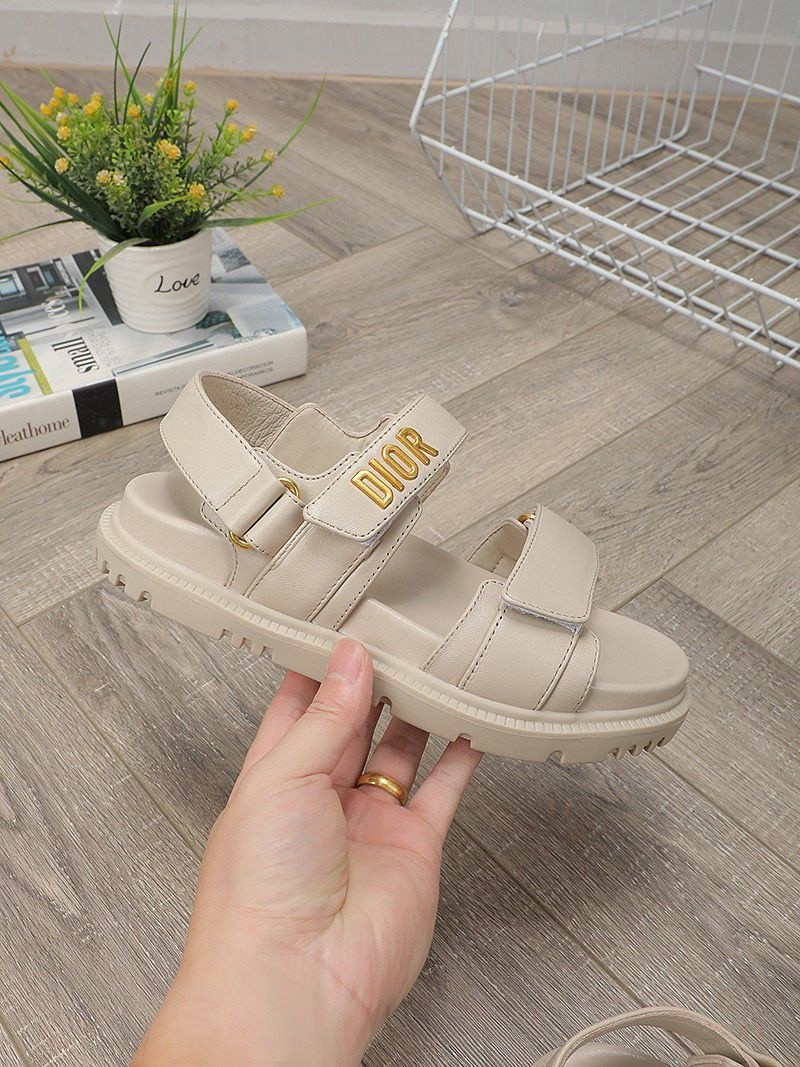 ua D*or D*oract sandal