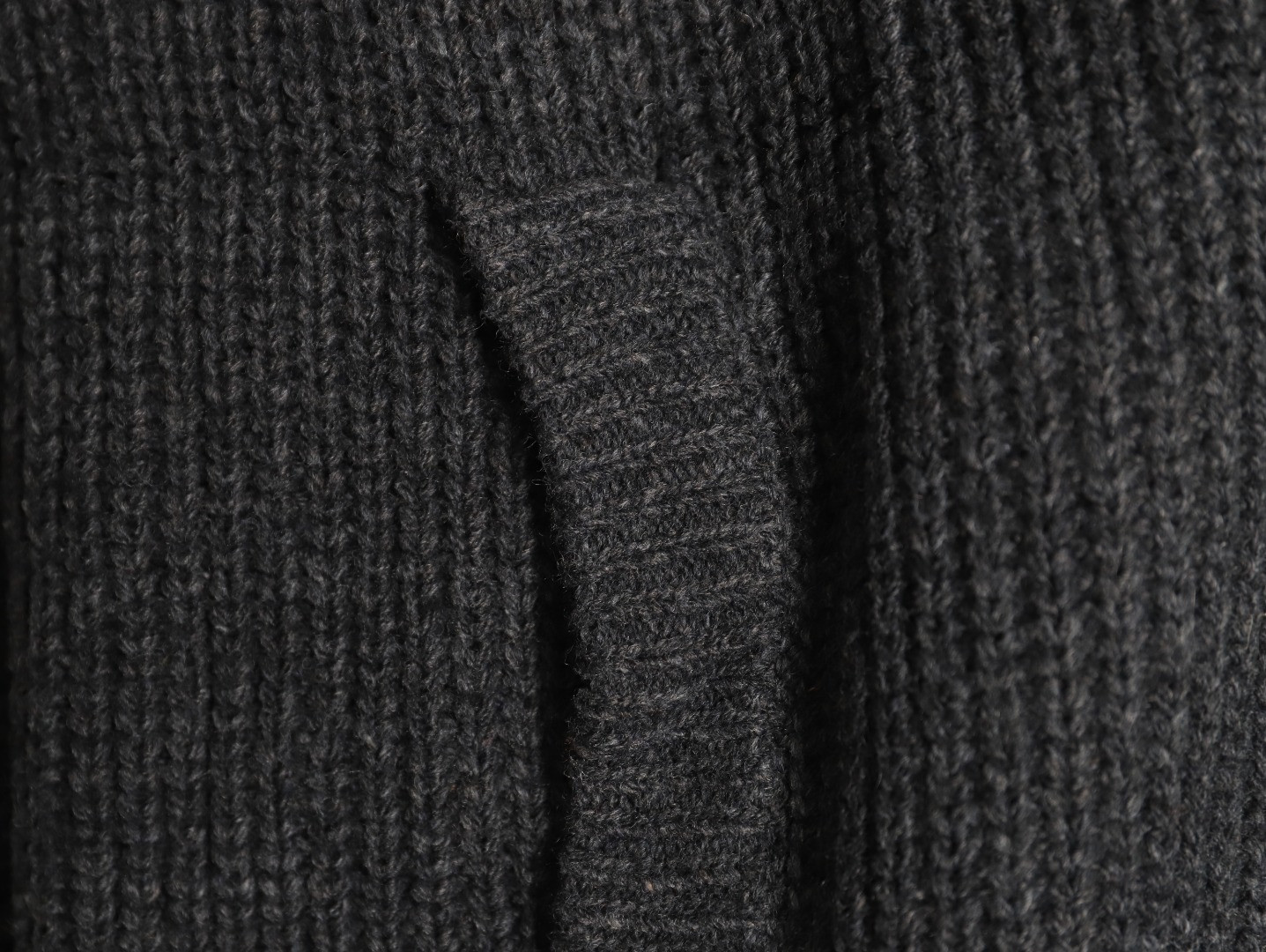 l0*is V*t0n lv 24fw cardigan sweaters