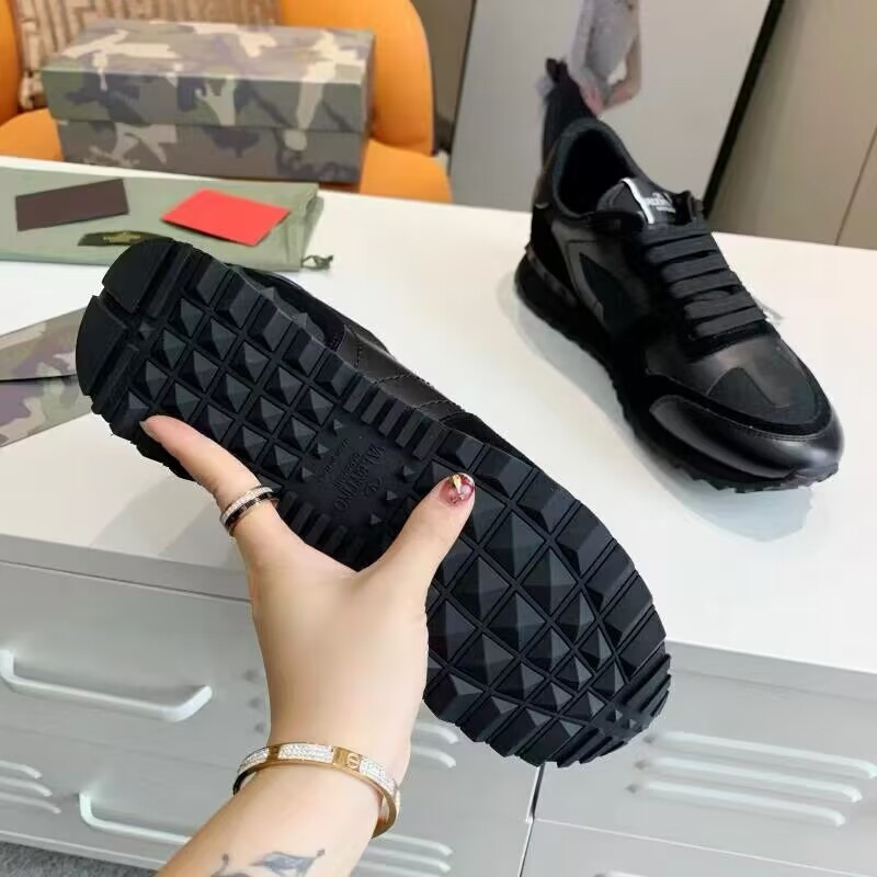 UA Valentino Garavani Rockrunner