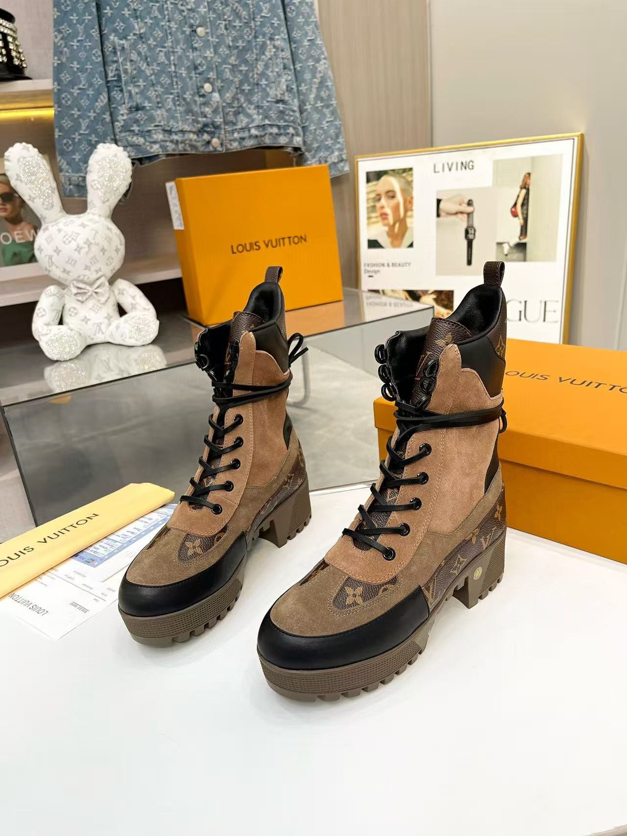 UA LV Laureate Platform Desert Boot