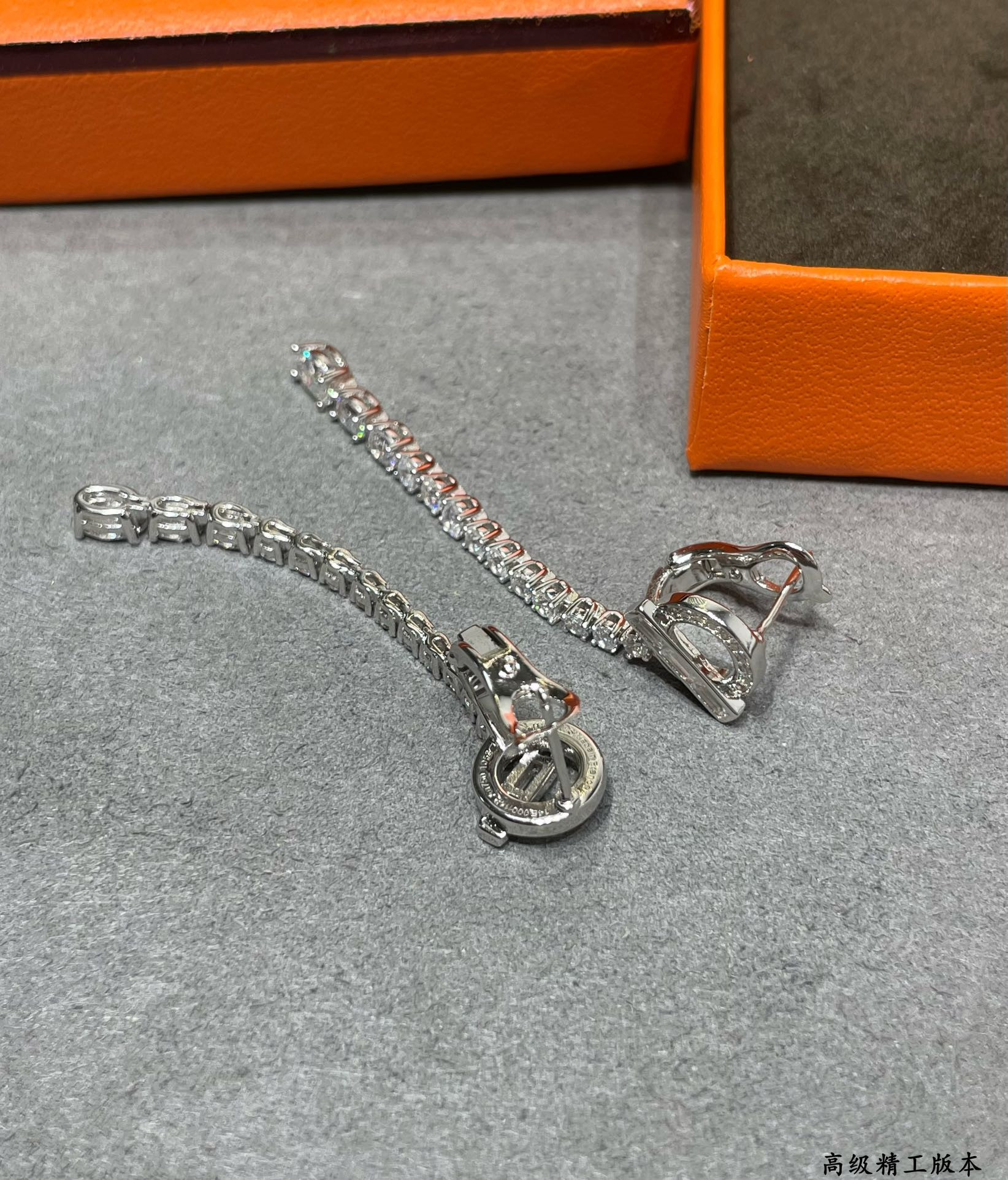hermès ot fully Di*m*nd-encrusted earrings