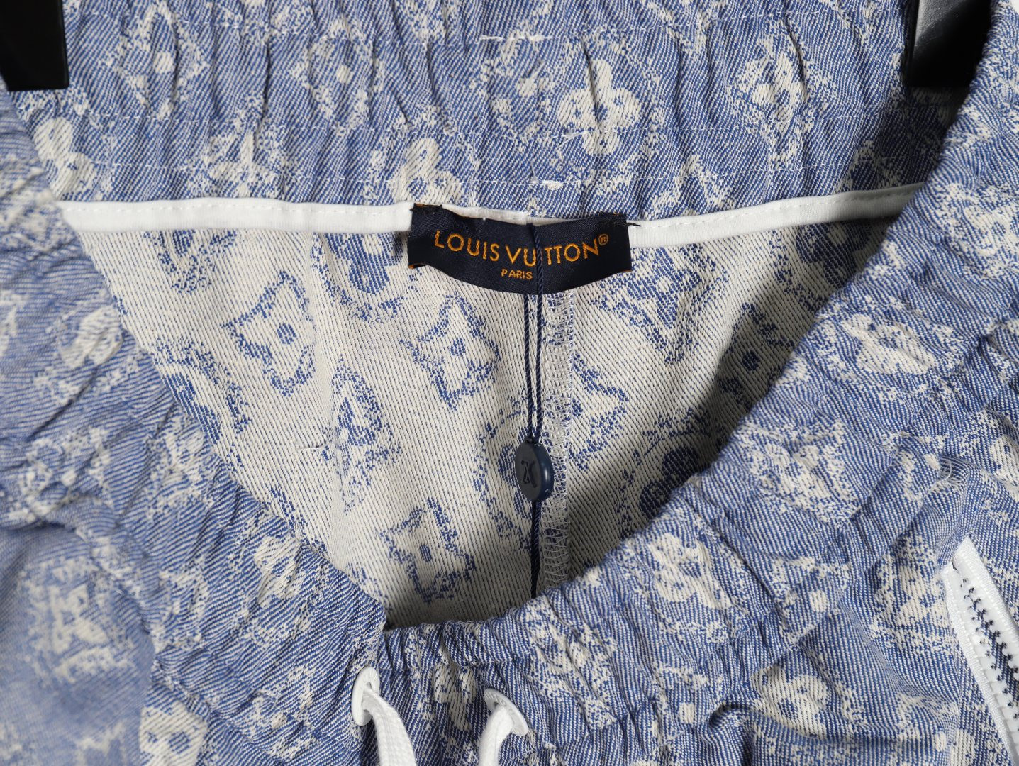 l0*is V*t0n lv shorts