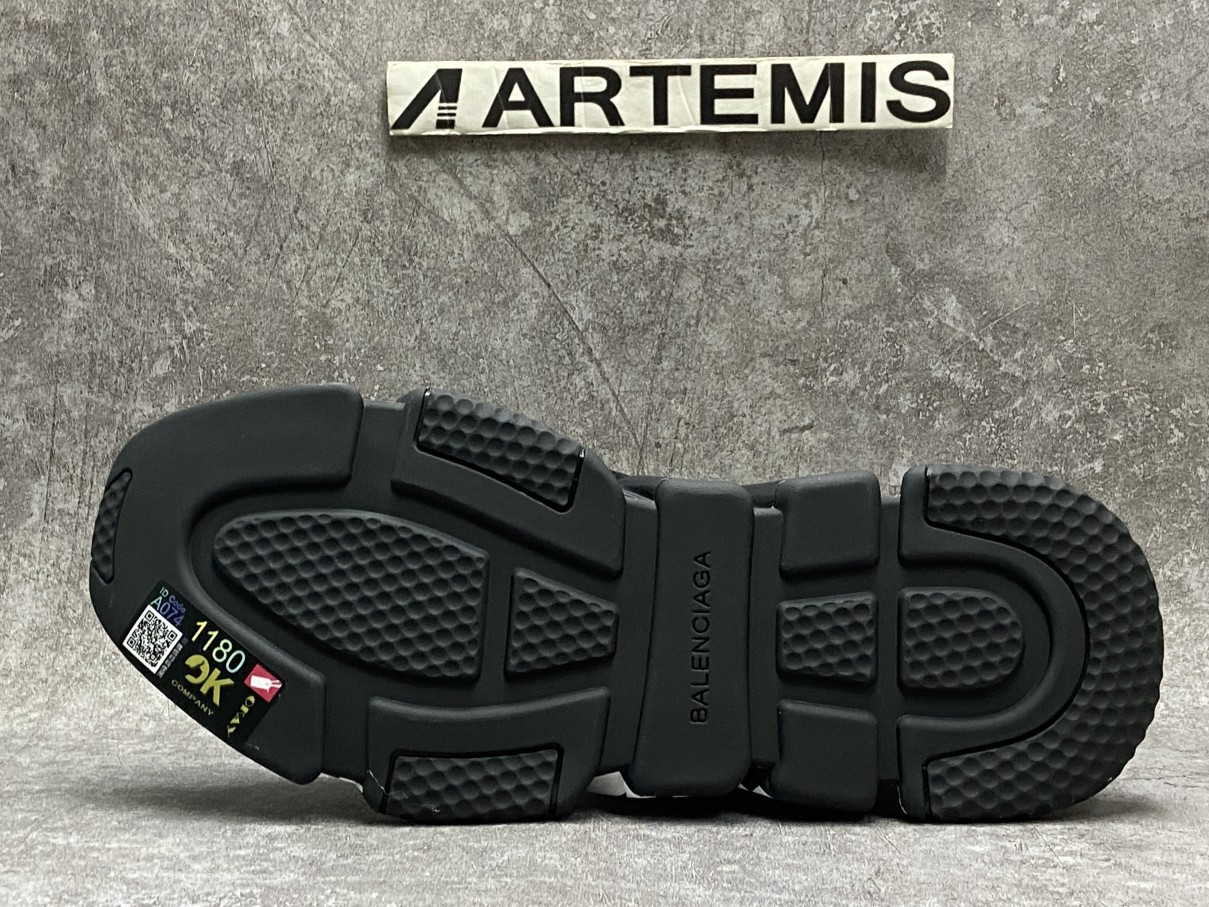 Balenciga Speed Graffiti Trainers Black