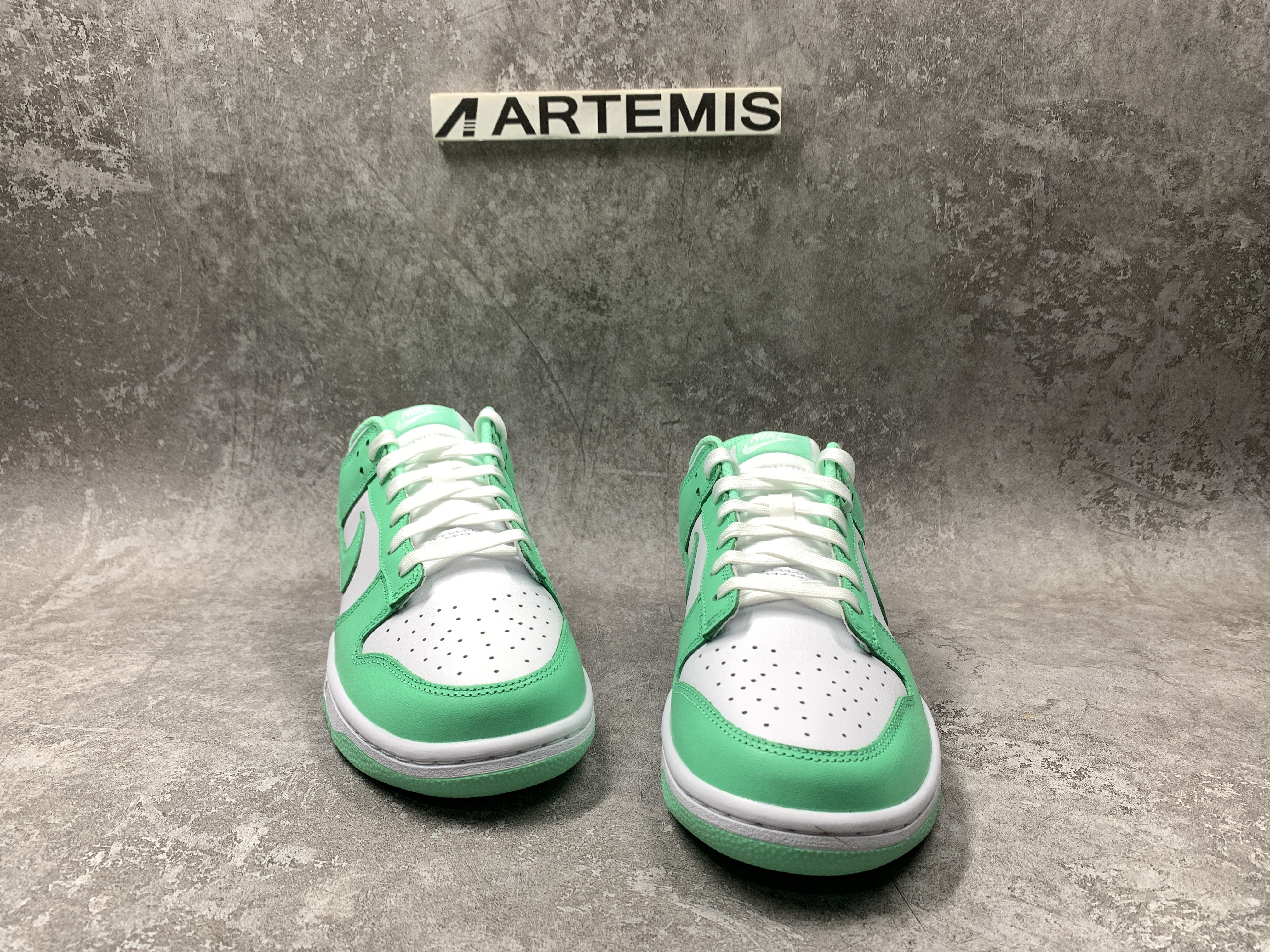 Nike Dunk Low Green Glow