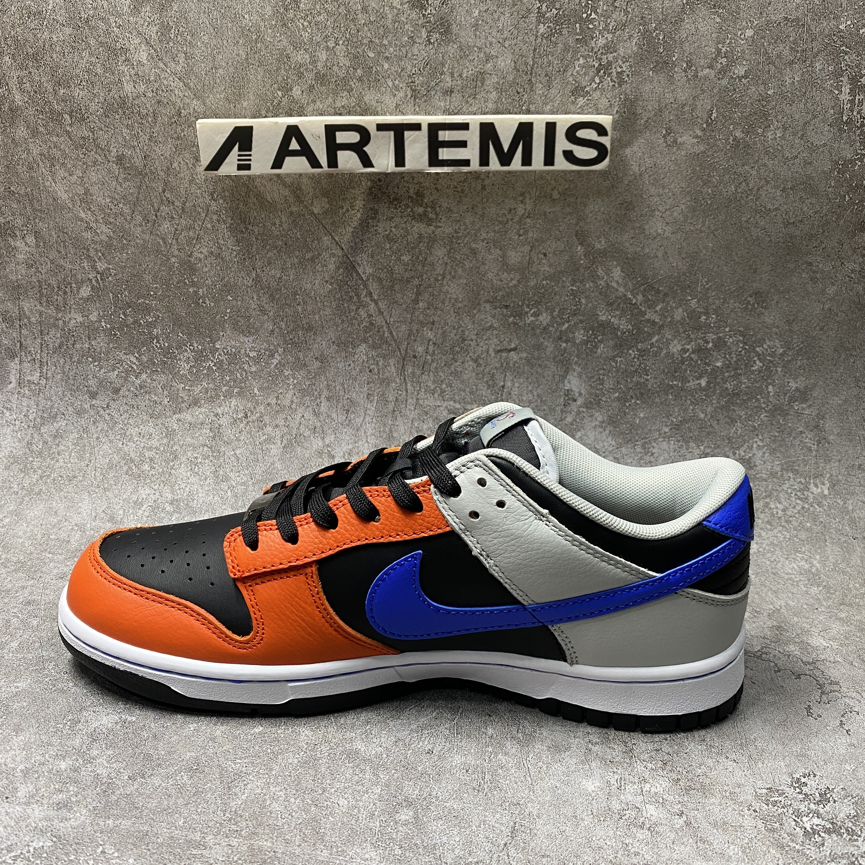 Nike Dunk Low EMB NBA 75th Anniversary Knicks