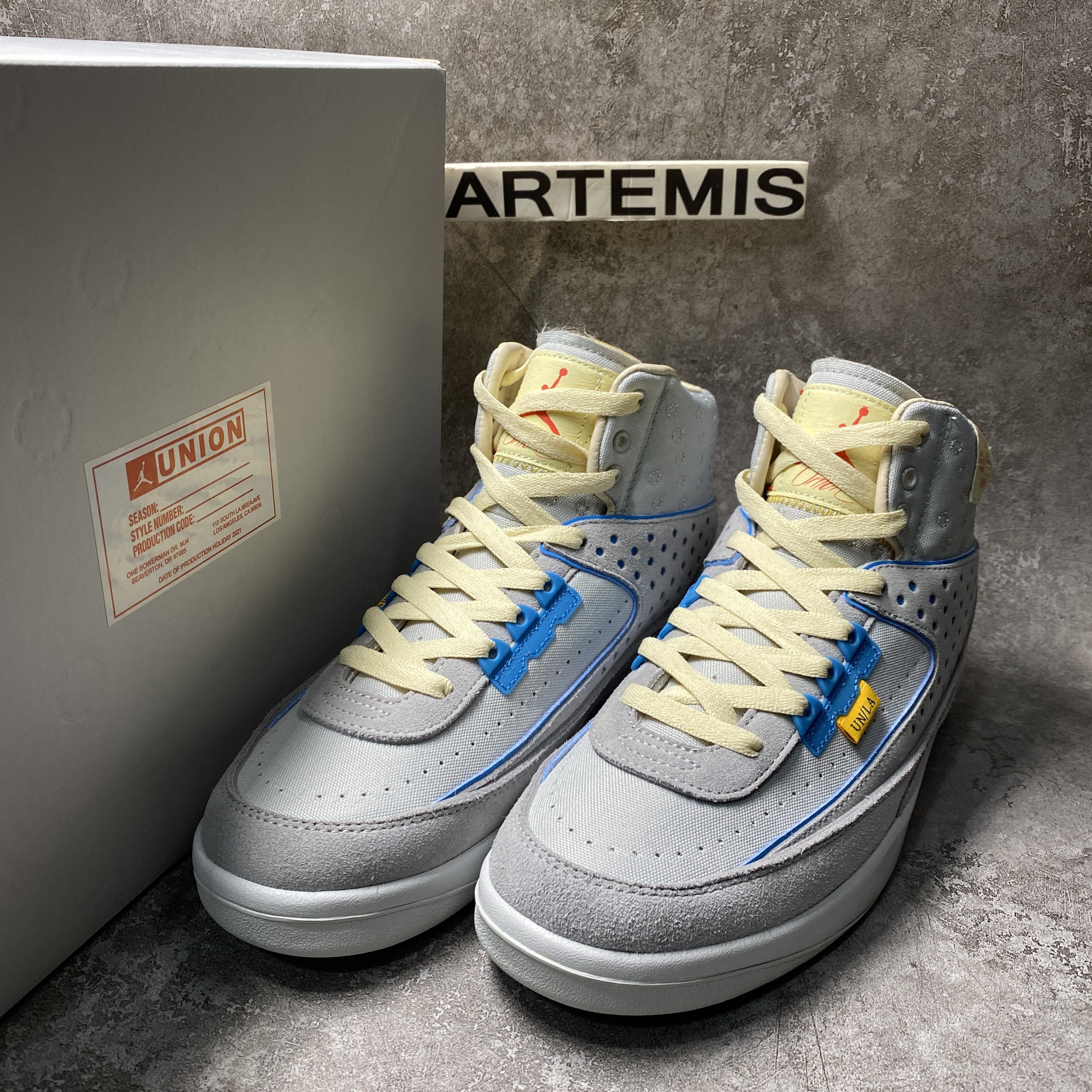 Air Jordan 2 Retro Union Grey Fog