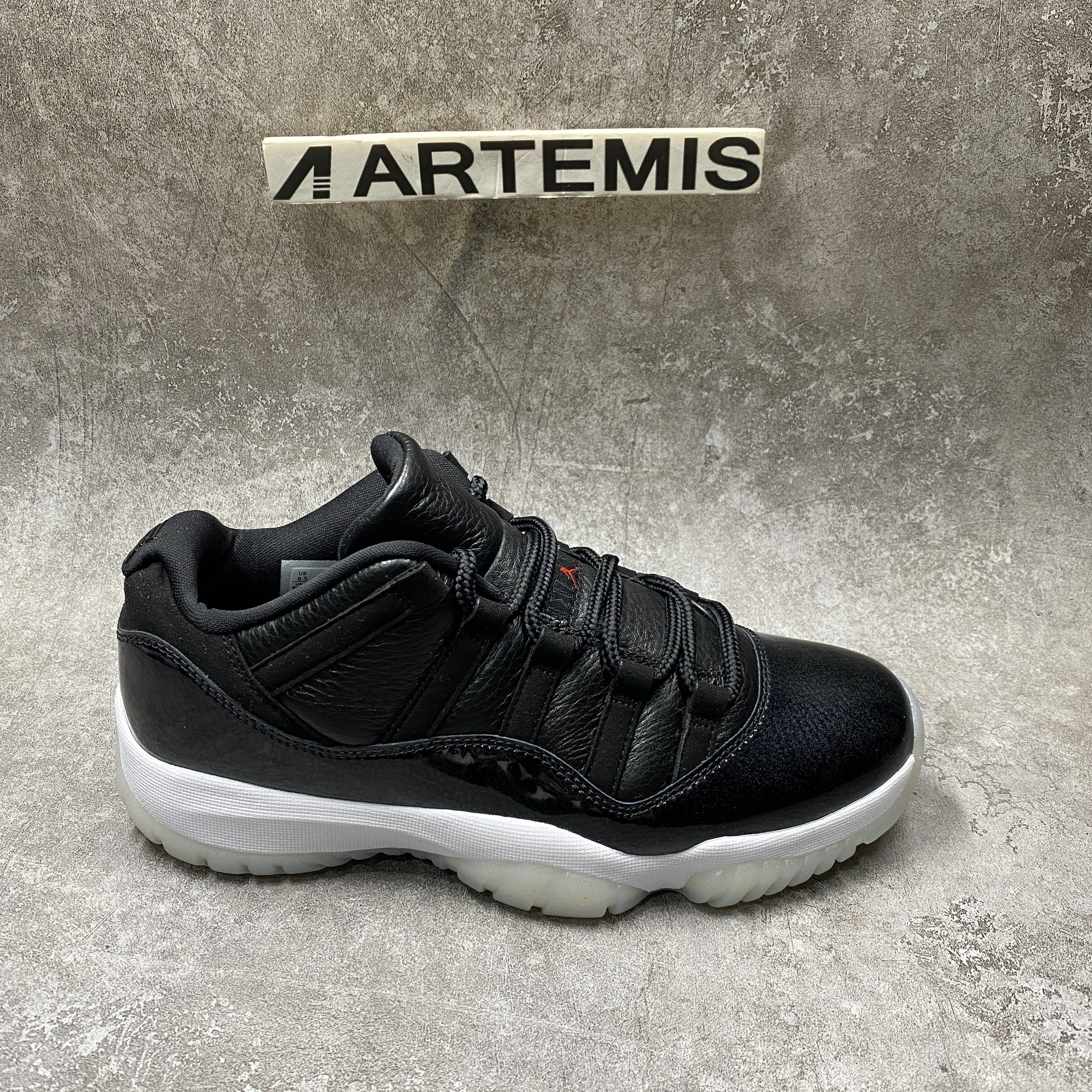 Air Jordan 11 Retro Low 72-10