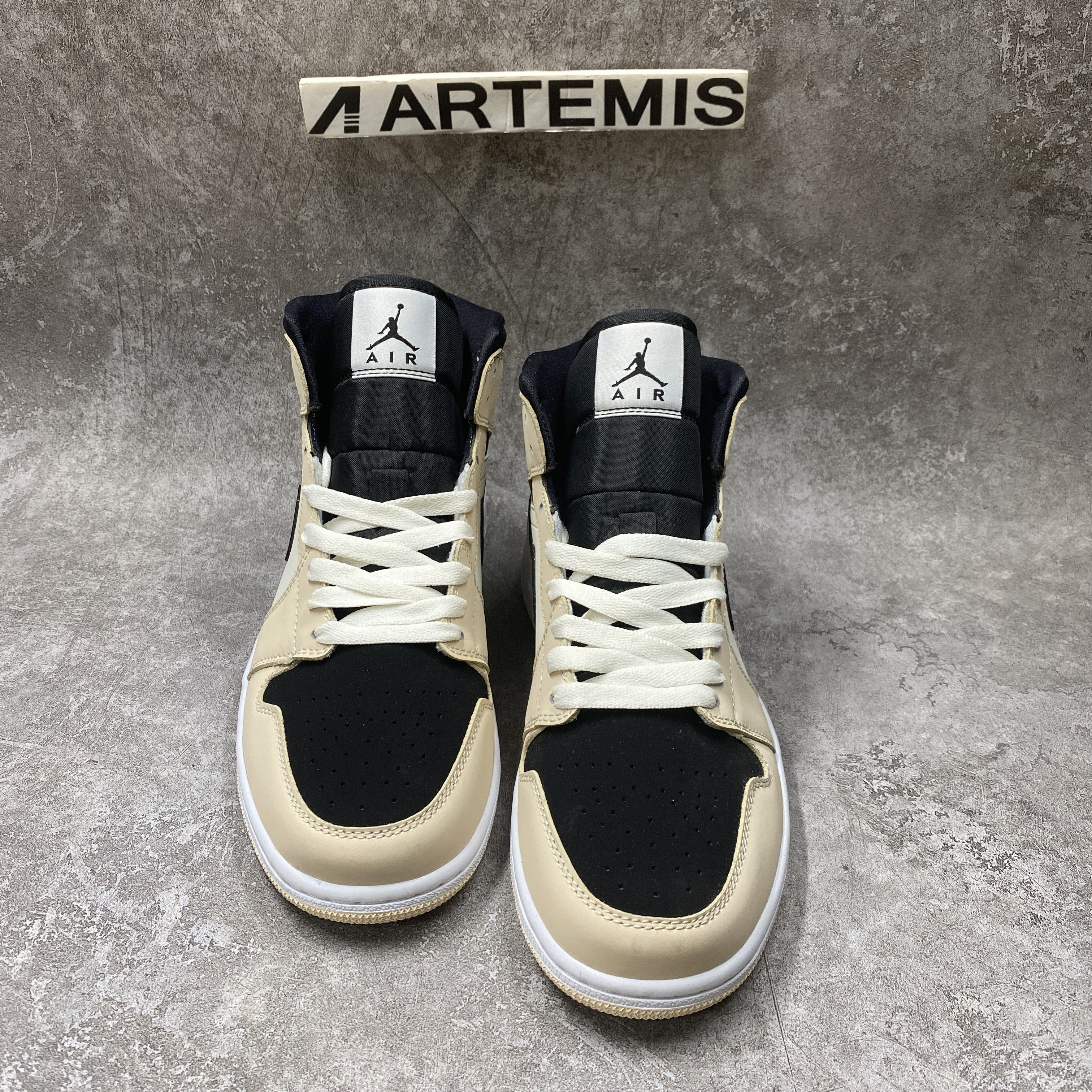 Air Jordan 1 Mid Barely Orange Light Viole