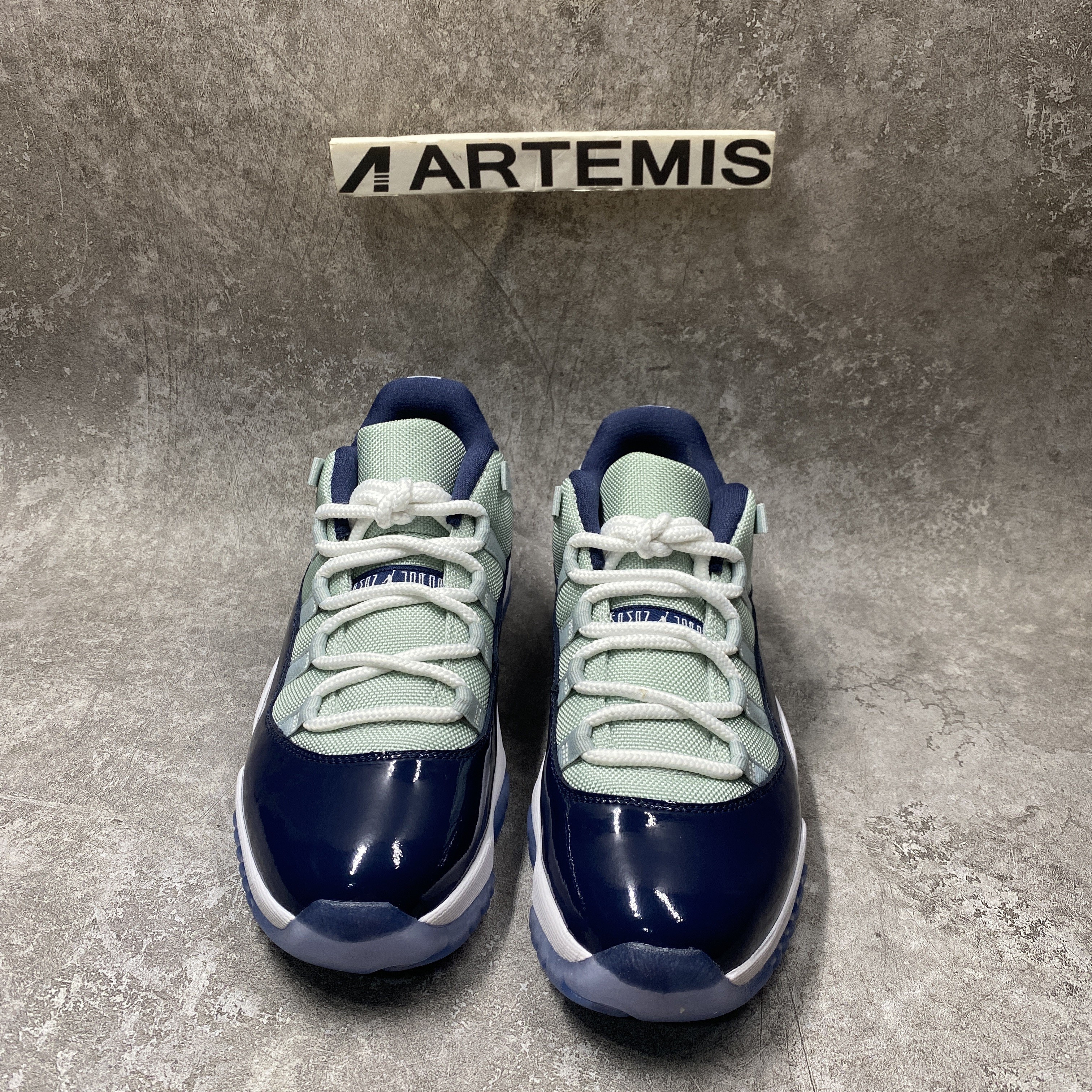 Air Jordan 11 Retro Low Georgetown