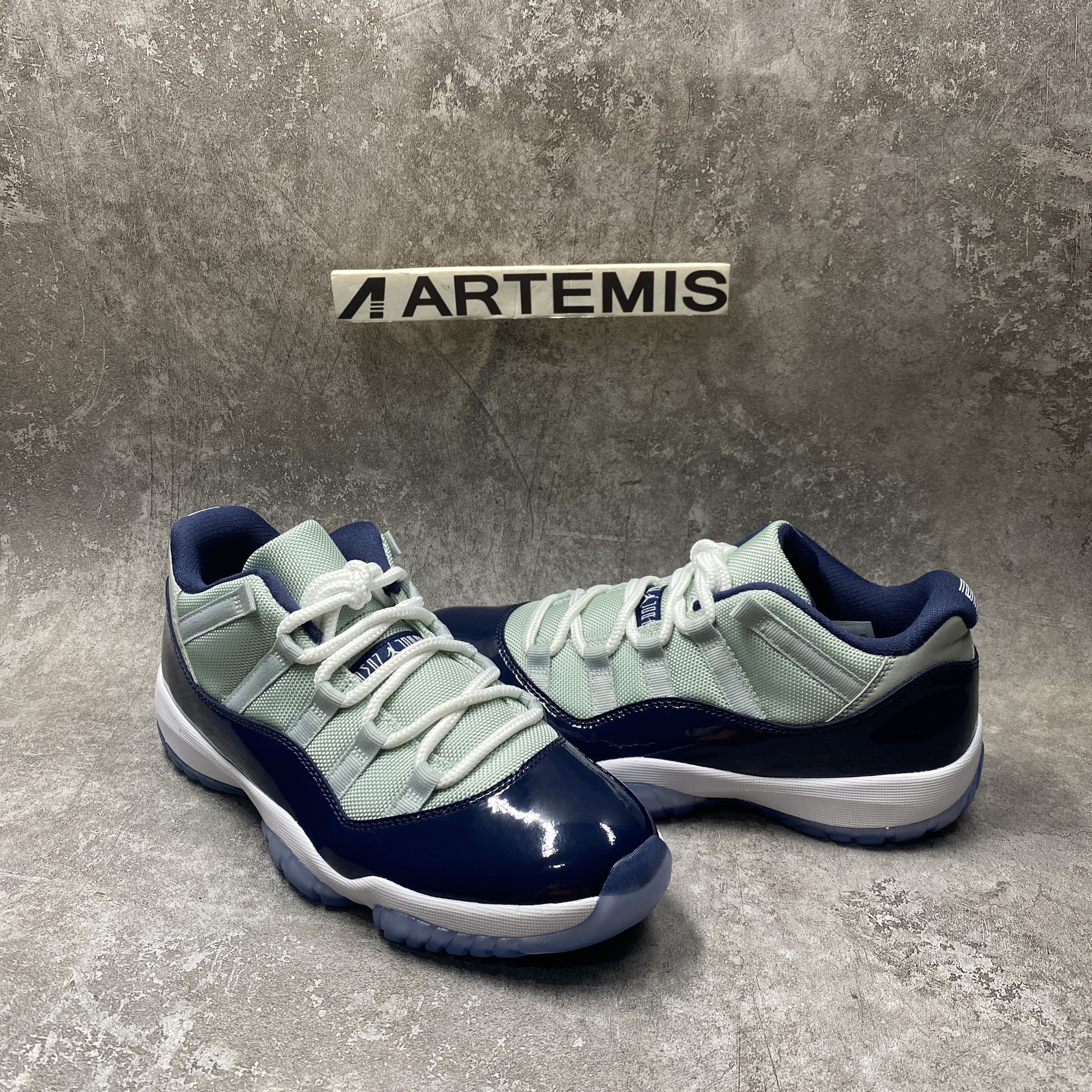 Air Jordan 11 Retro Low Georgetown