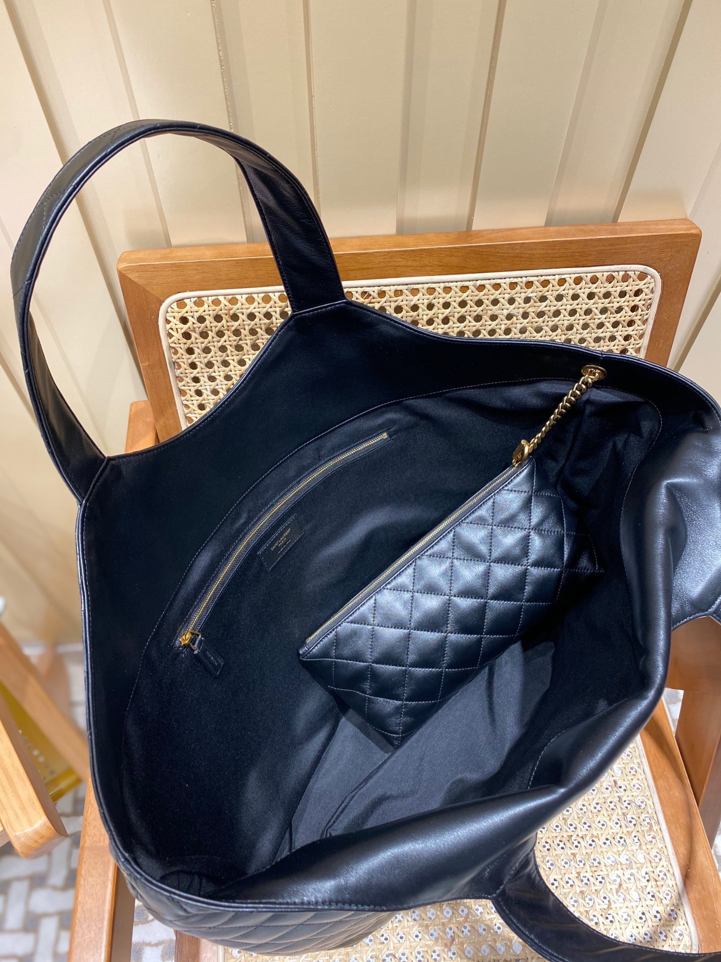 ICARE MAXI SHOPPING BAG IN QUILTED LAMBSKIN