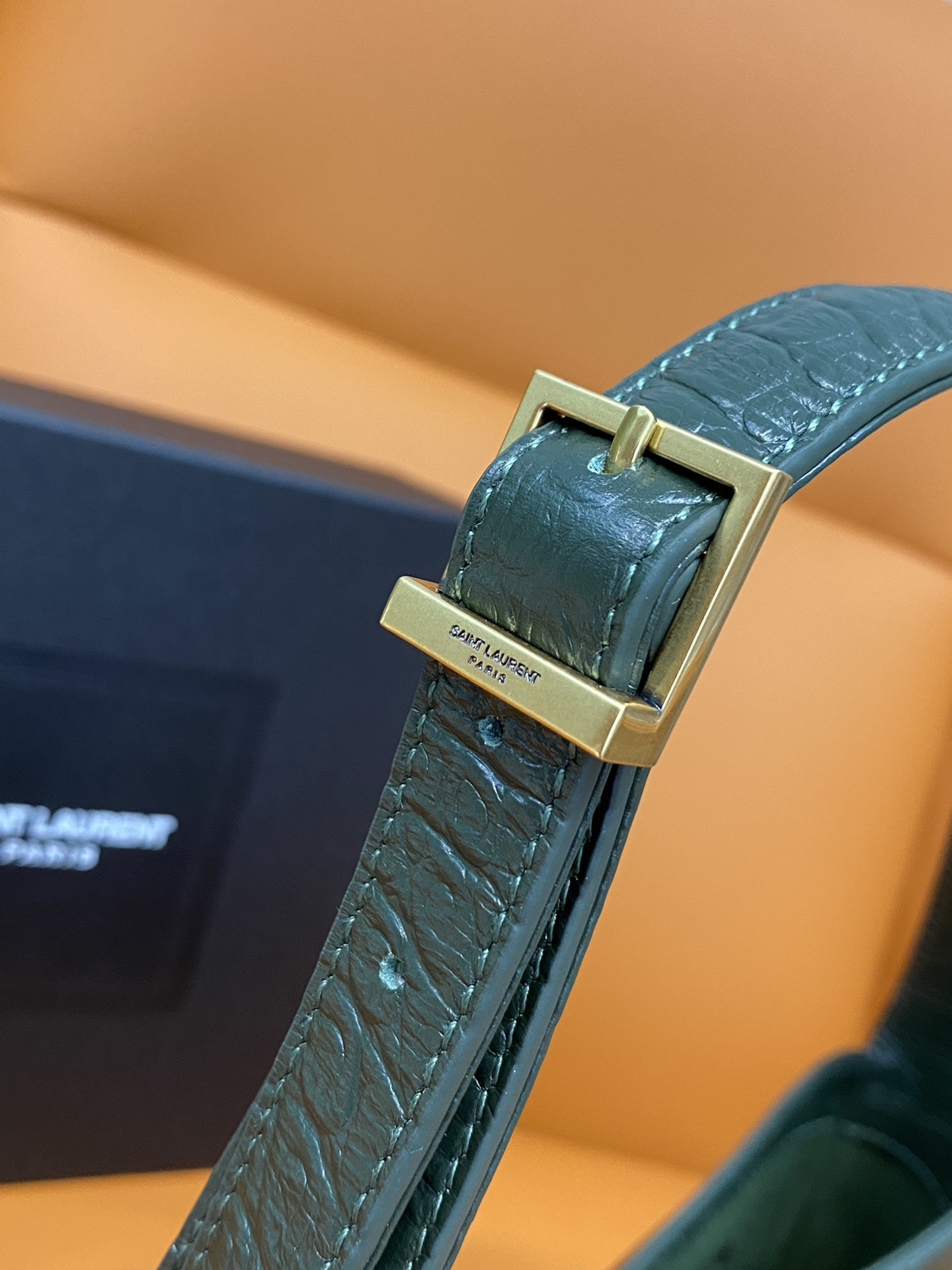 Y*L le 5 À 7 in crocodile-embossed shiny leather 23 x 16 x 6.5 cm