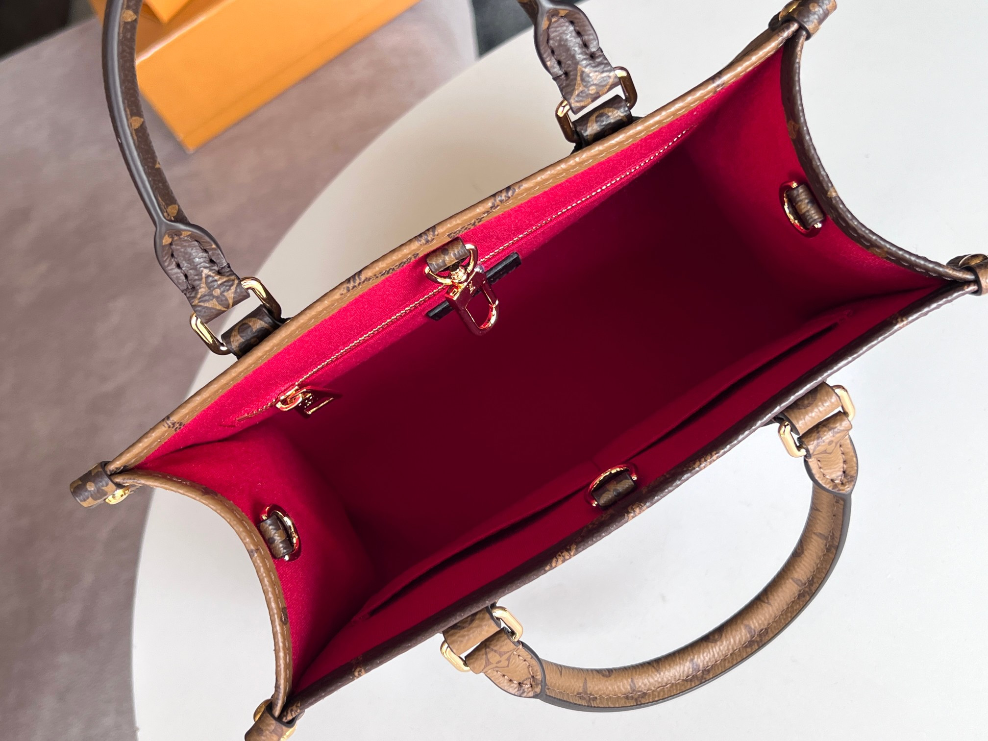 LV OnTheGo PM M46373 25x19x11.5cm