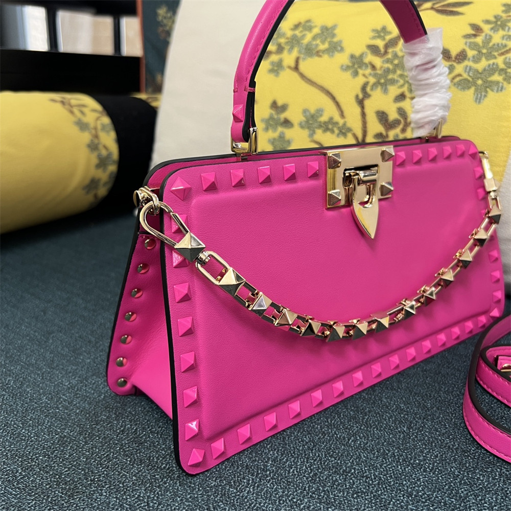 VALENTINO GARAVANI ROCKSTUD23 smooth calfskin handbag