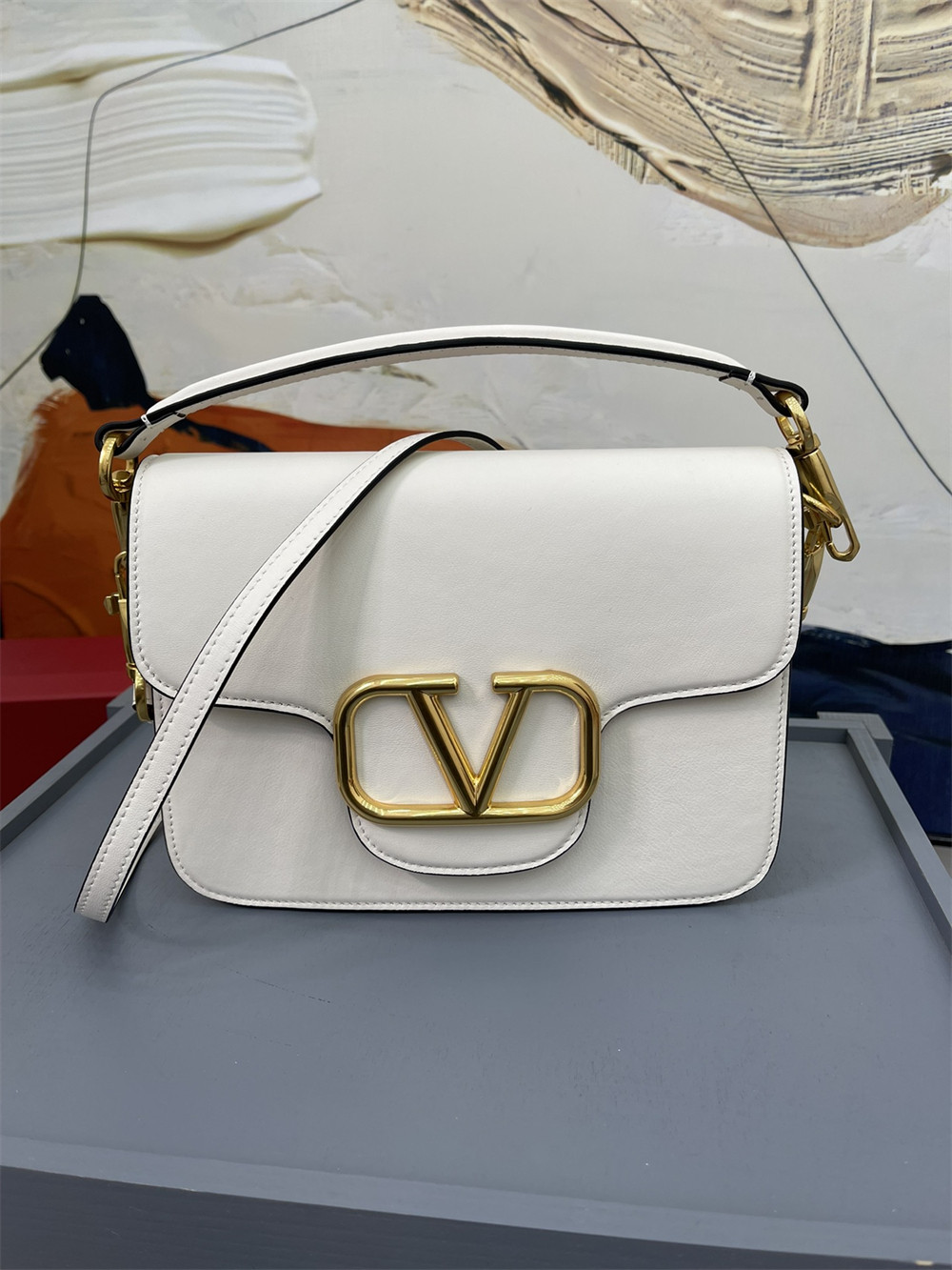 VALENTINO GARAVANI LOCÒ CALFSKIN SHOULDER Small BAG 22 x 16  x 7 cm