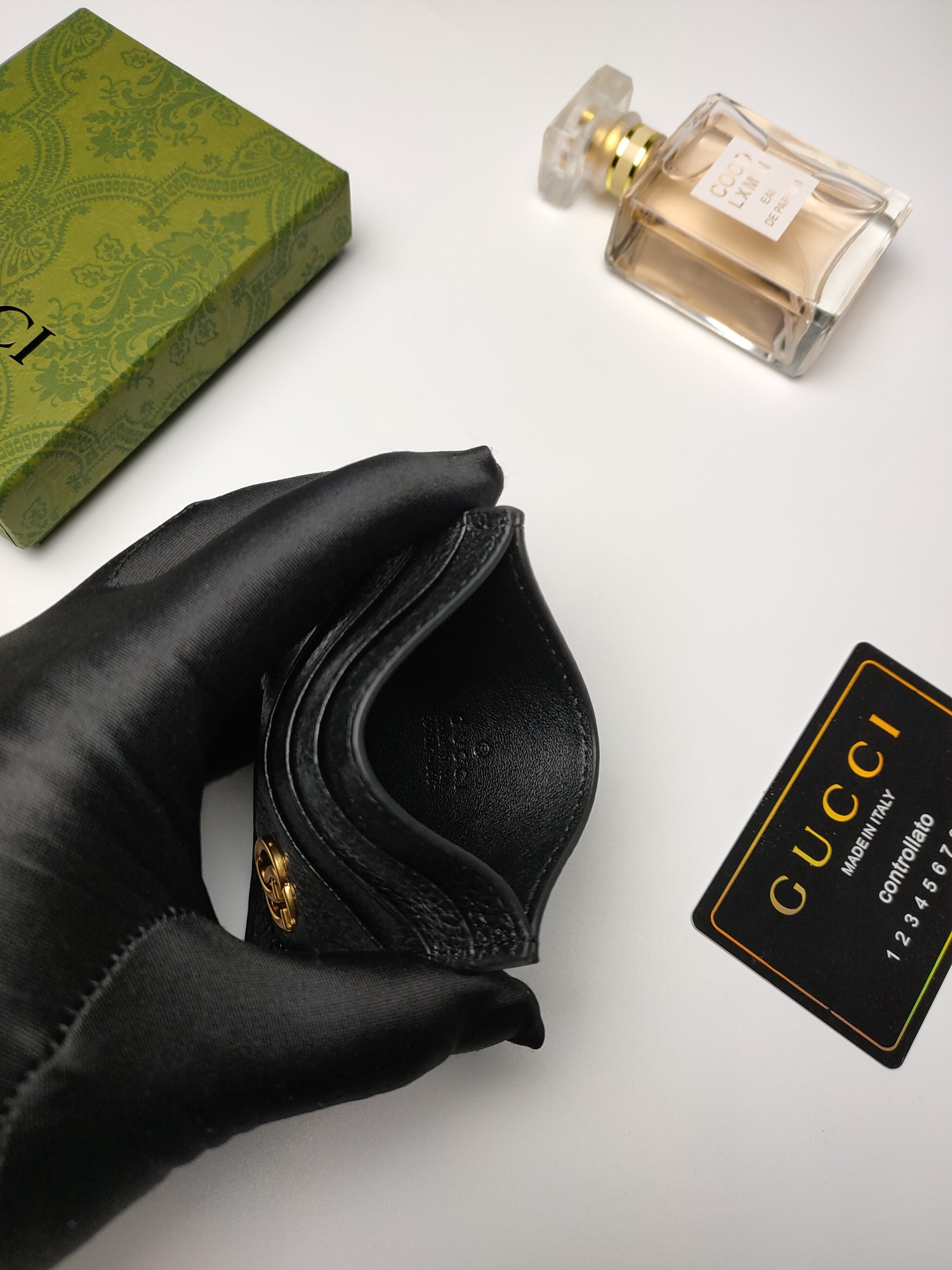 G*u*i gg card case wallet