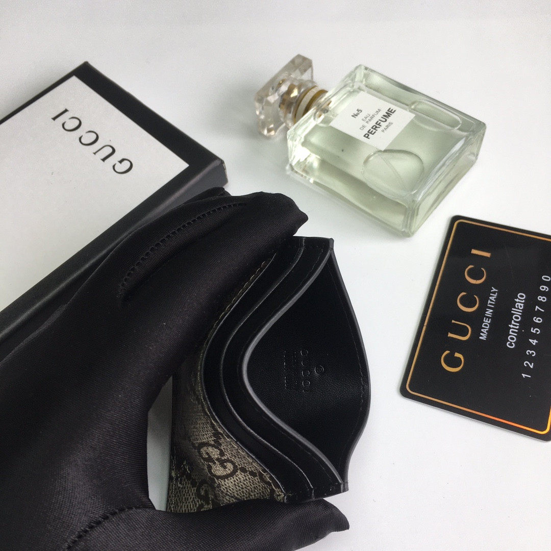 G*u*i gg card case wallet