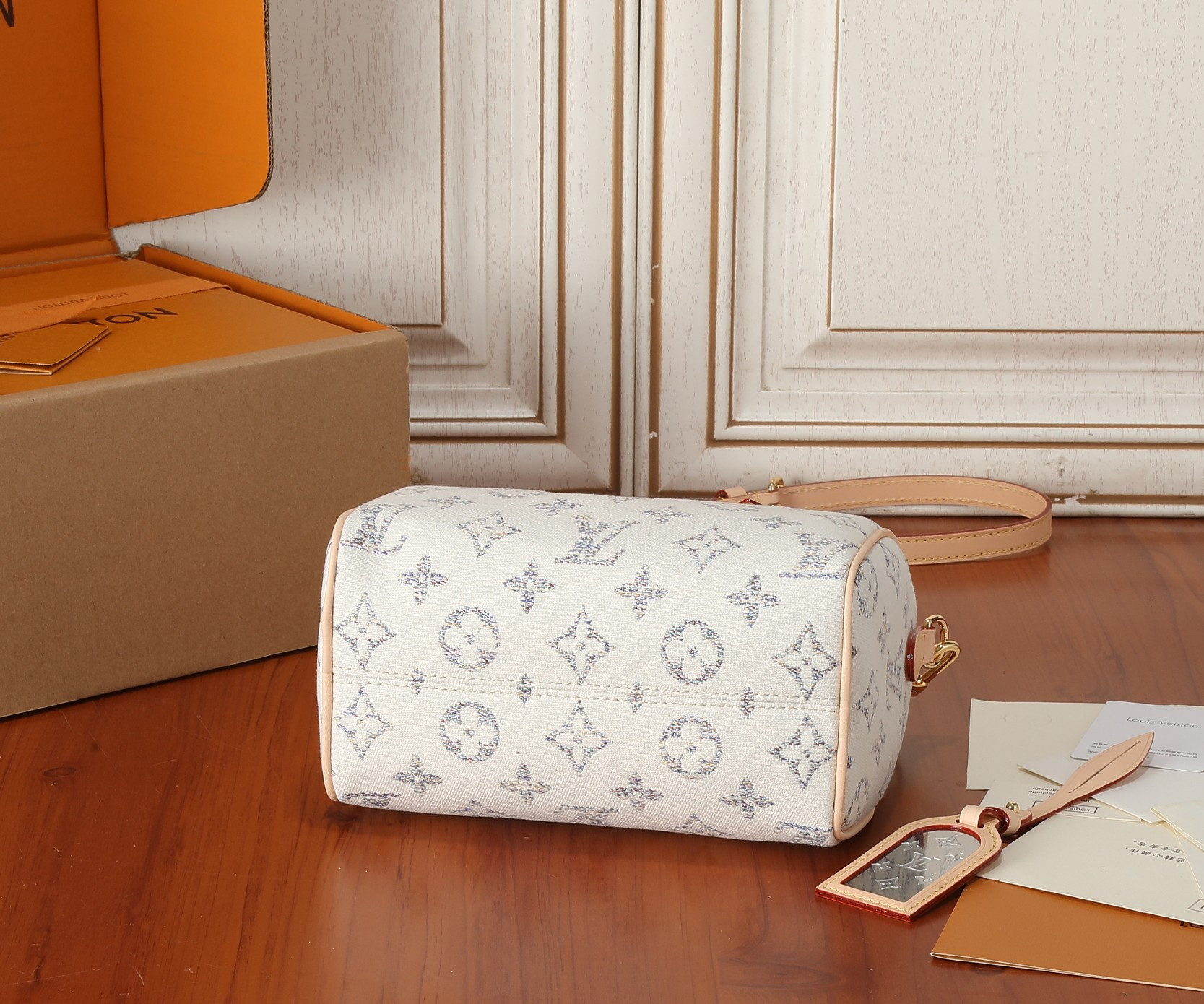 LV Speedy Bandoulière 20 M24709 8.1 x 5.3 x 4.7 inches