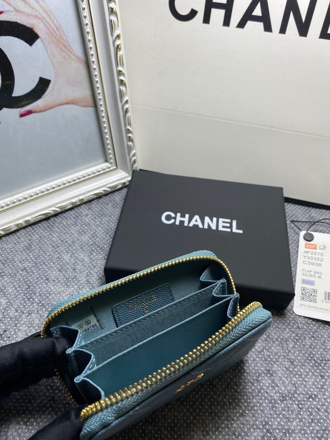 Ch*el zipped coin purse 7.5x 11x 2.5cm