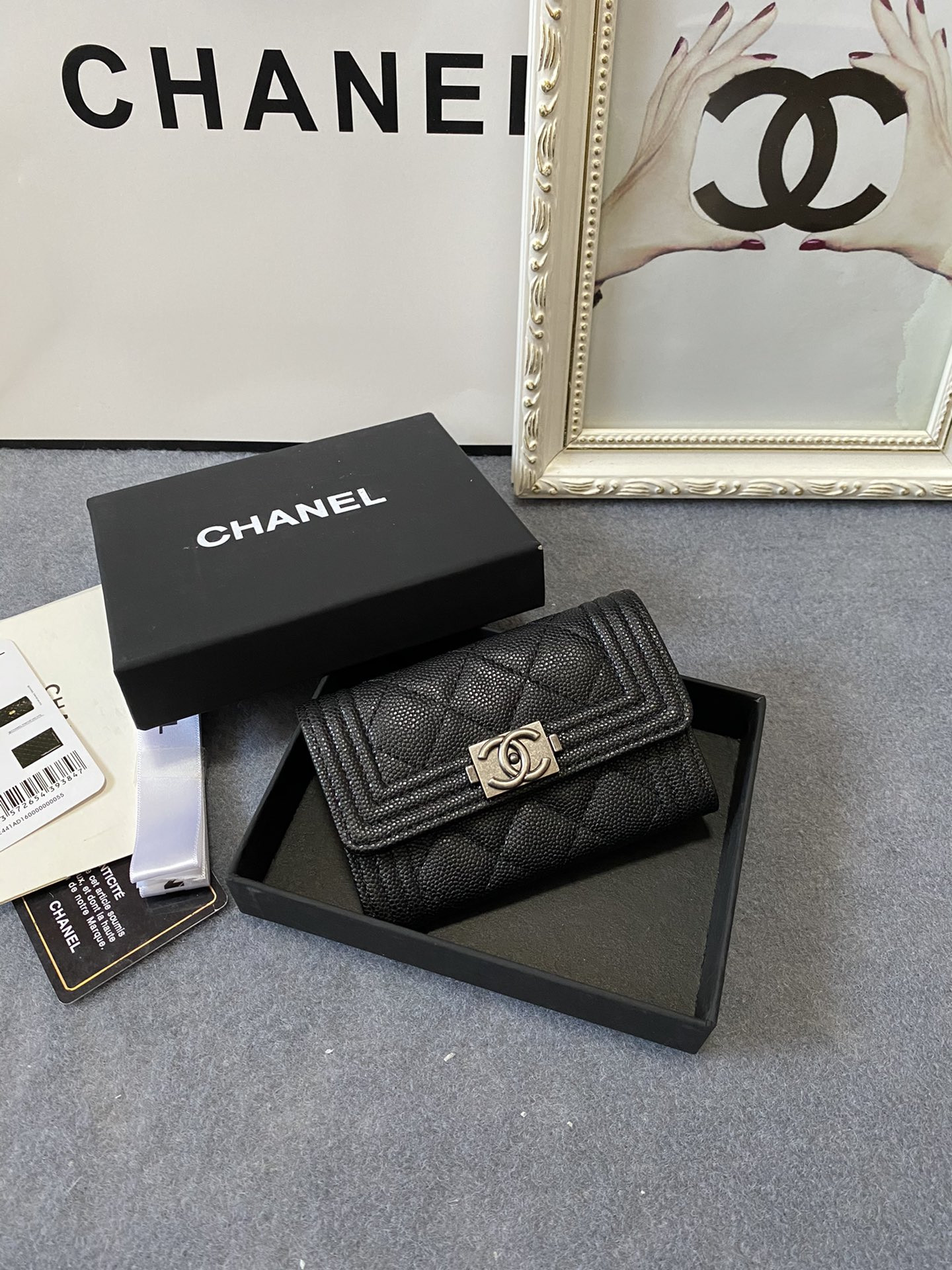 Ch*el flap wallet 12-7cm