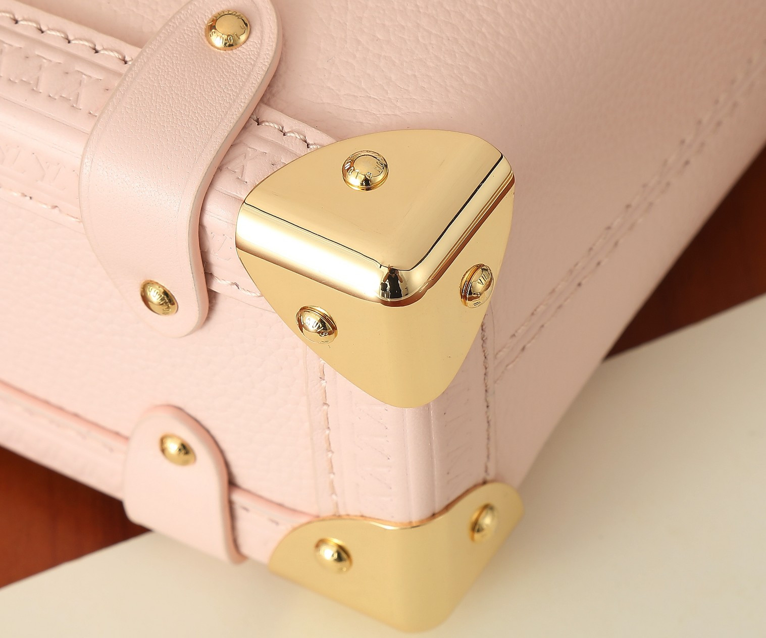 LV Side Trunk PM M25071 7.1 x 4.9 x 3.1 in