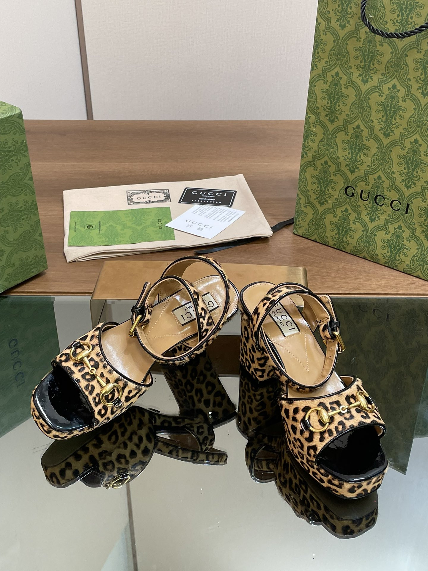 ua G*u*i horsebit platform sandal