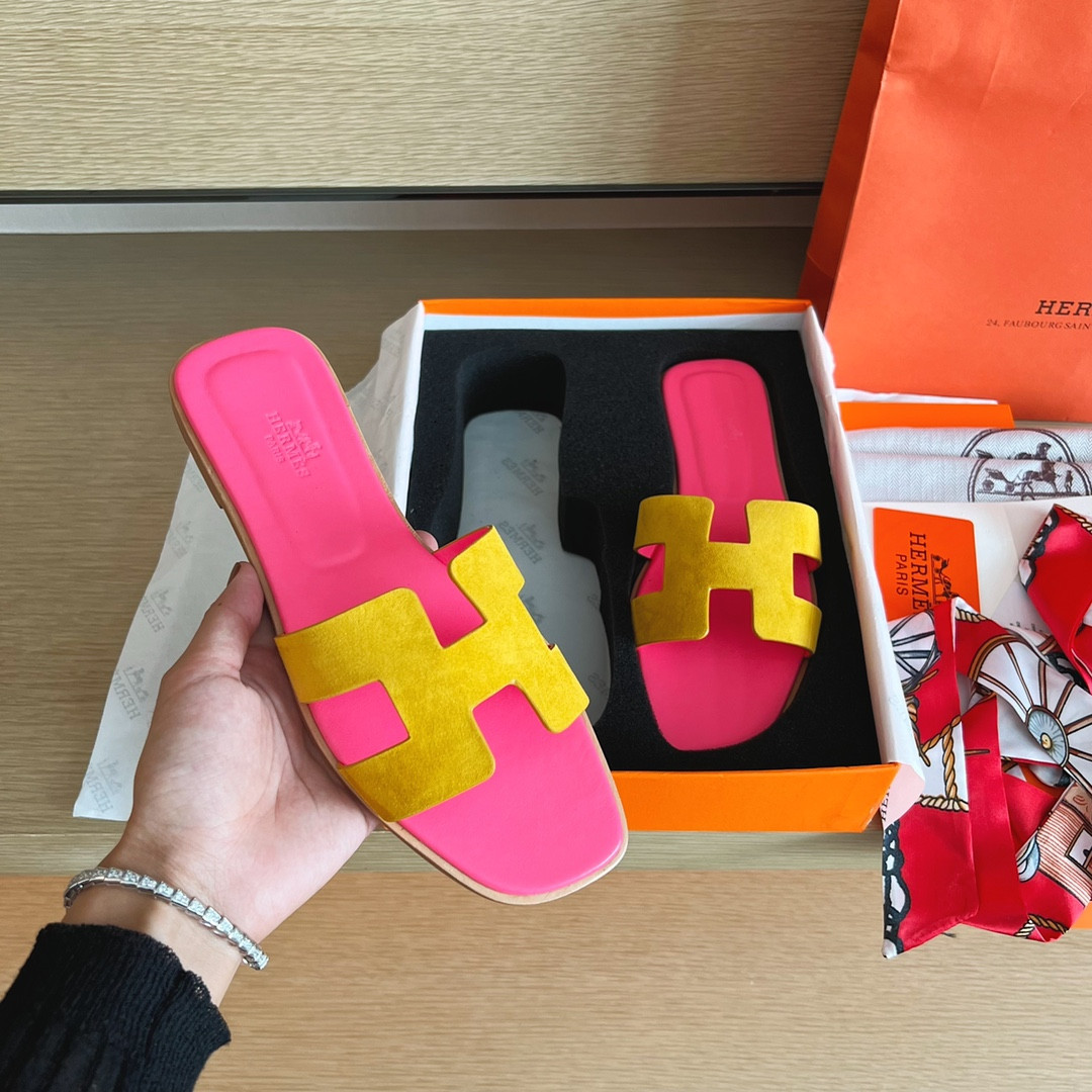 UA Hermès Oran sandal