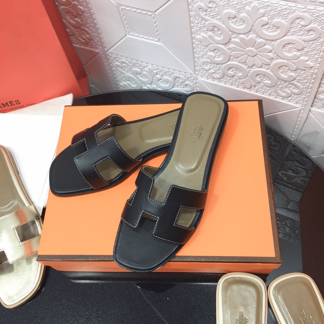 UA Hermès Oran sandal