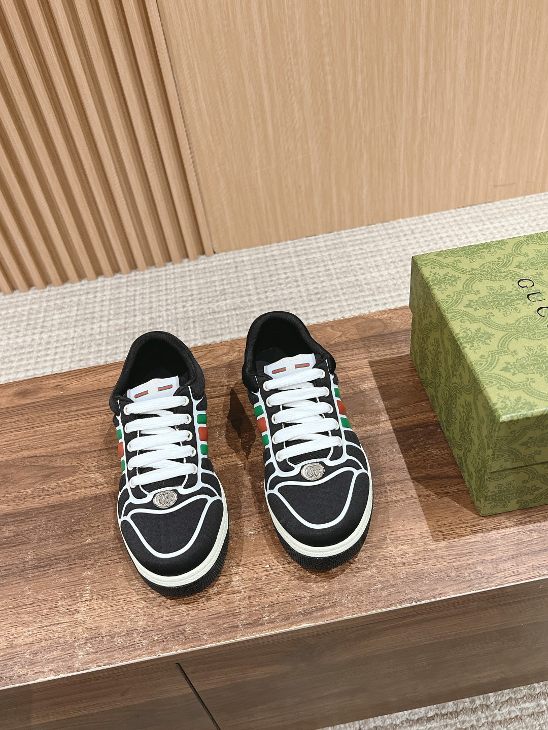 ua G*u*i screener sneaker with web