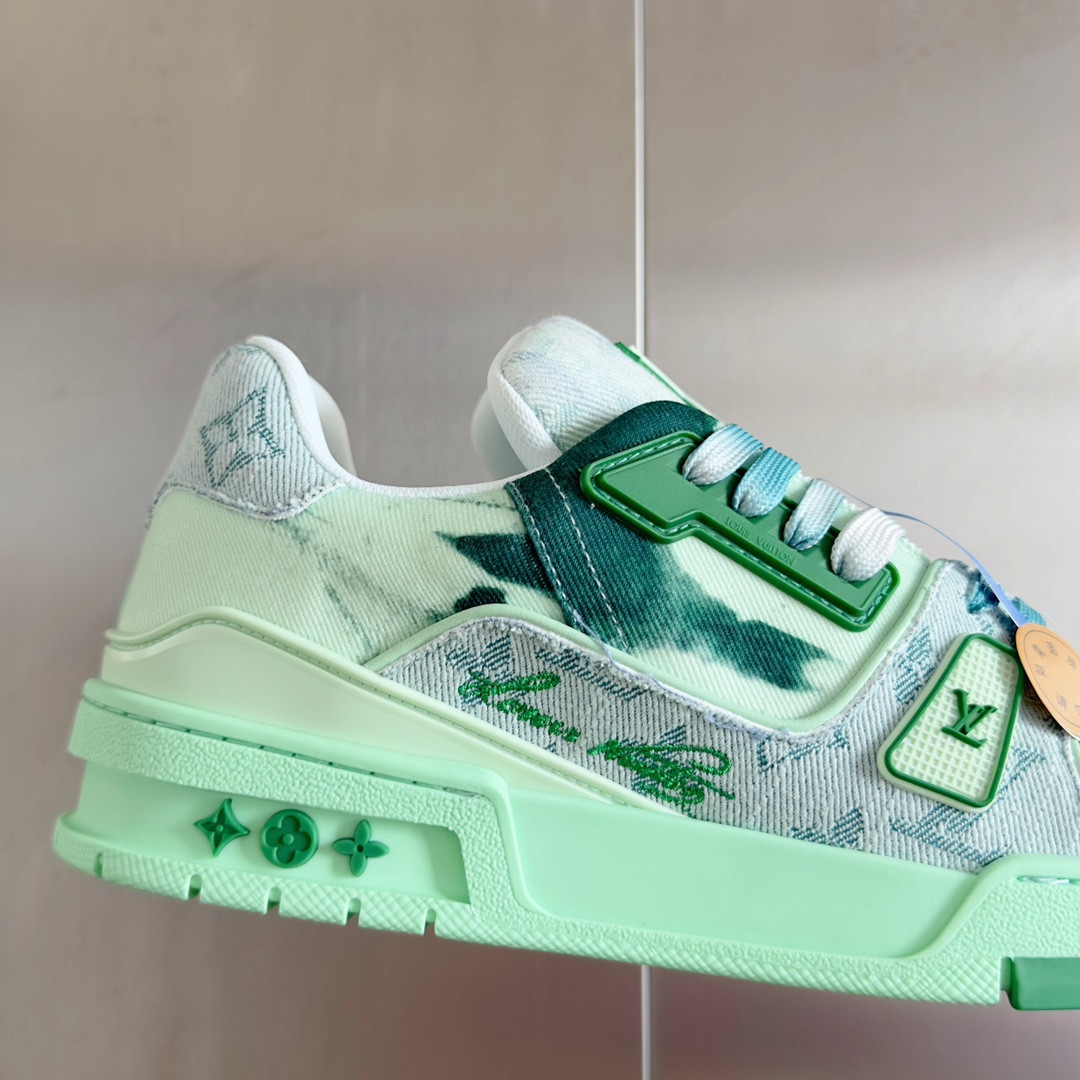 UA LV Trainer Sneaker