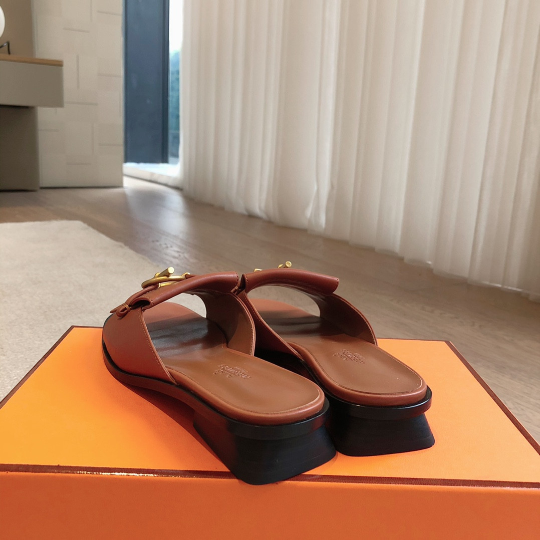 UA Hermès Isle sandal