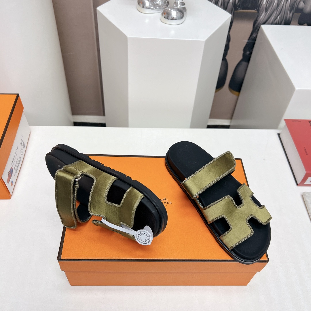 UA Hermès Chypre sandal