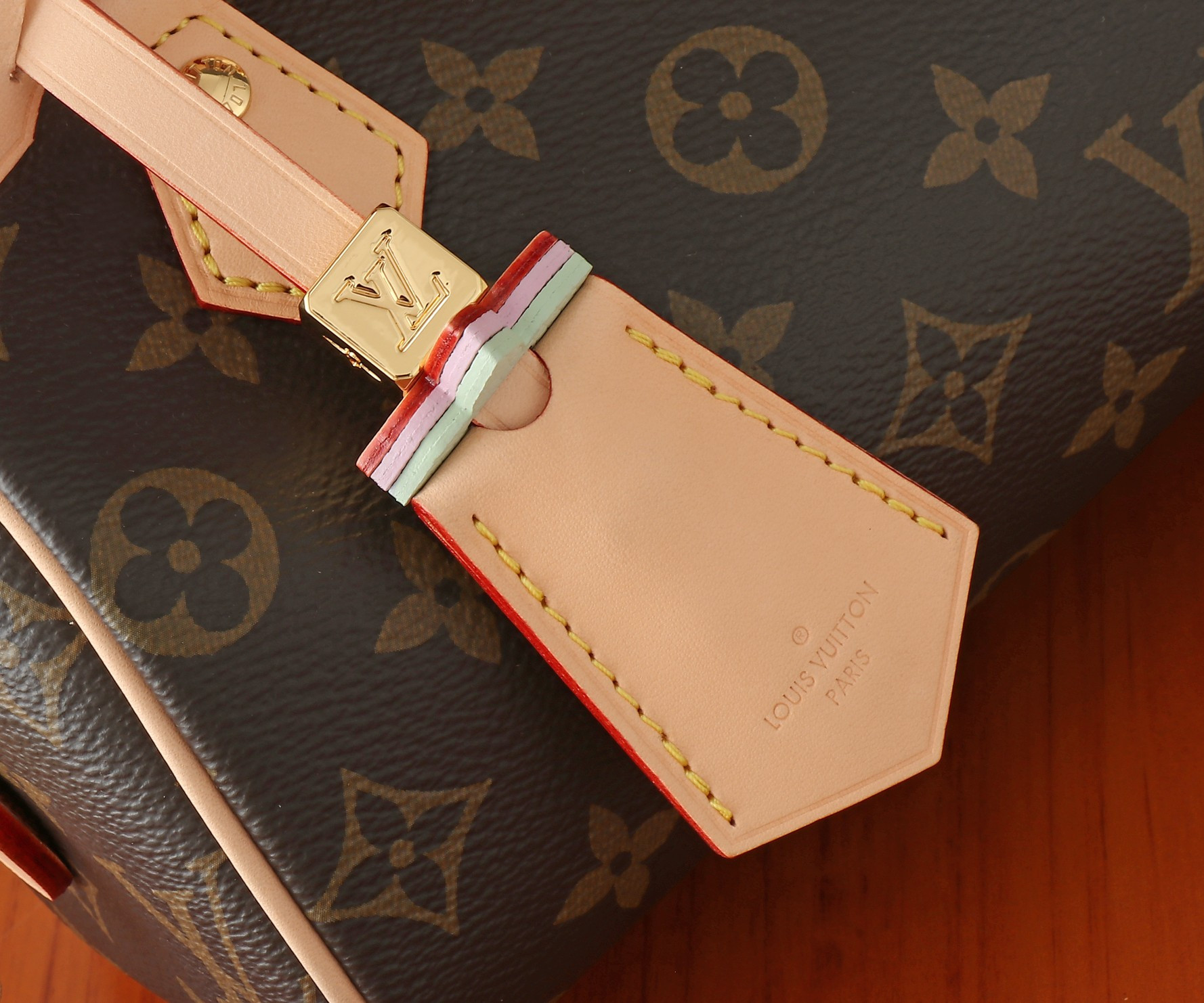 LV Speedy 18 M46970 18x12.5x11CM