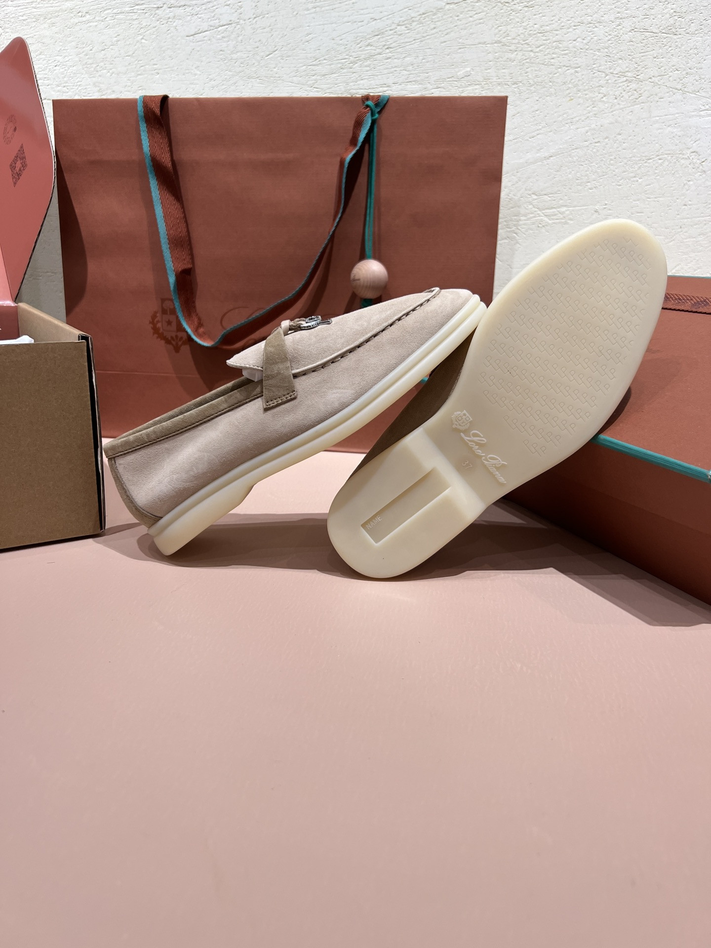 ua L**o p*ana summer charms walk loafers