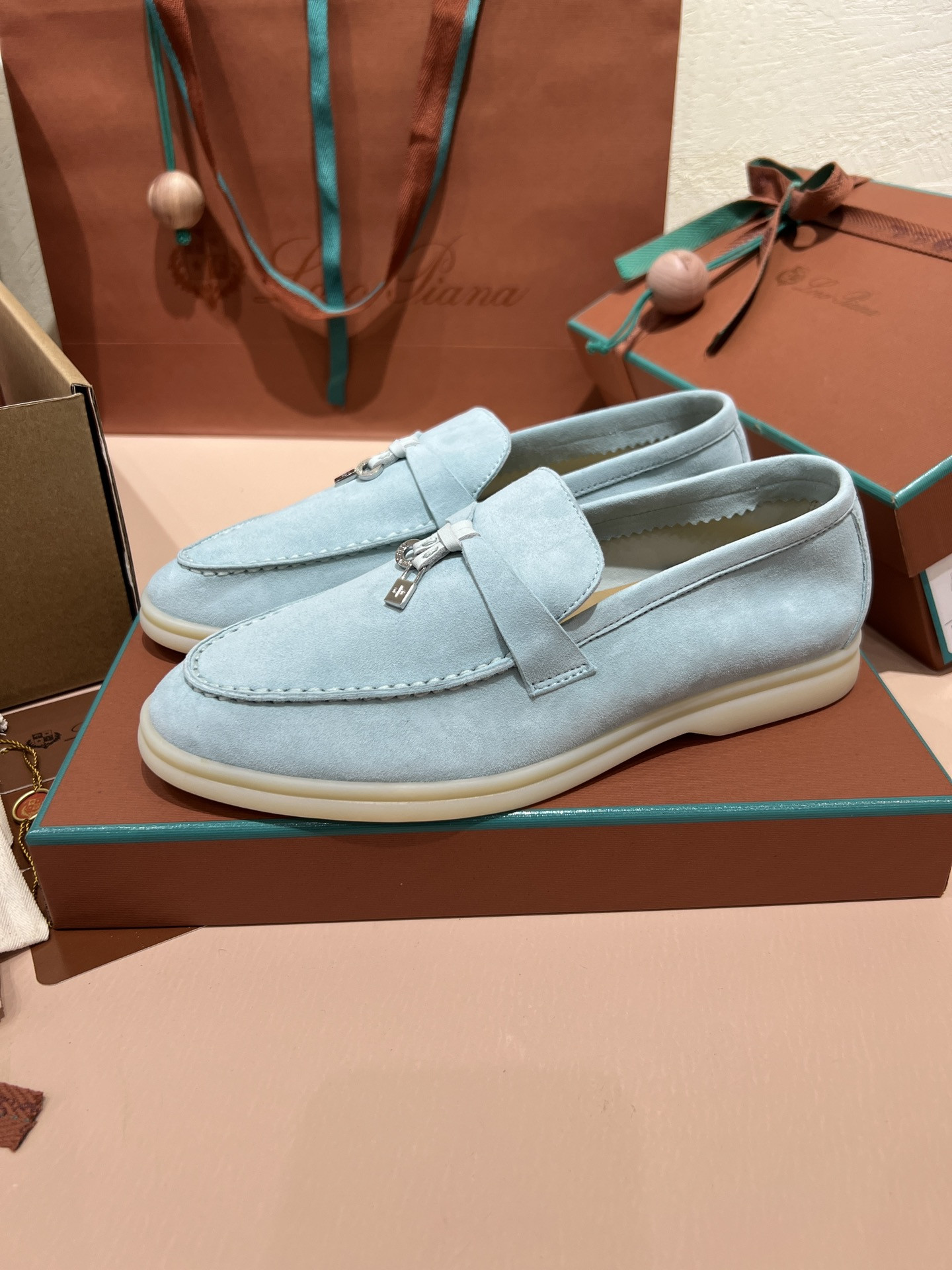 ua L**o p*ana summer charms walk loafers