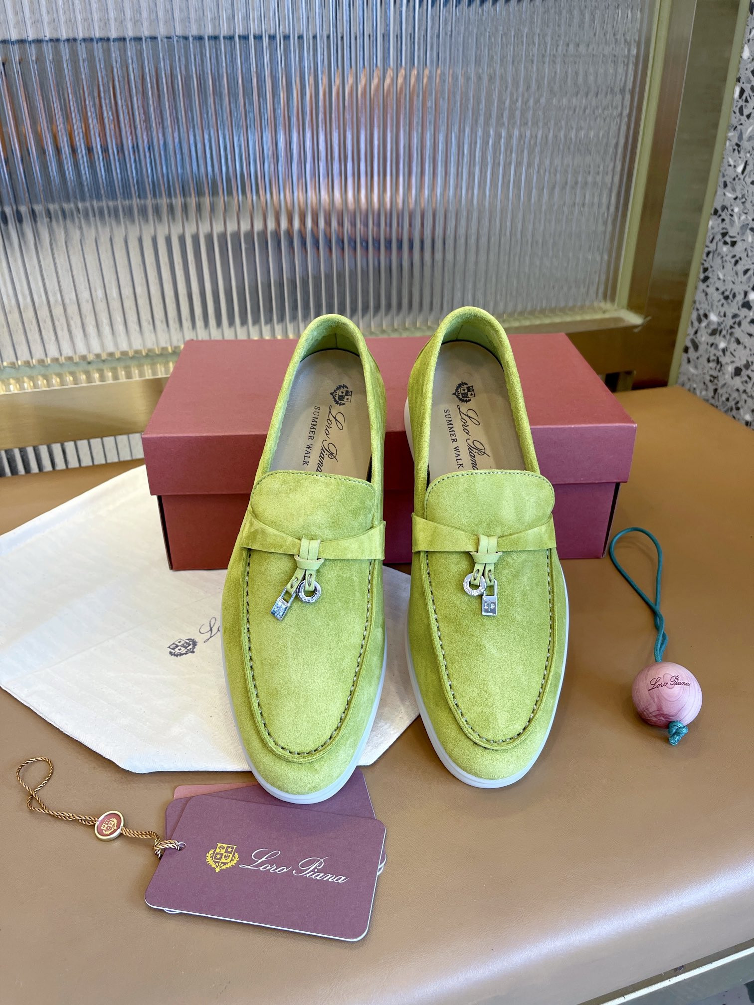 ua L**o p*ana summer charms walk loafers