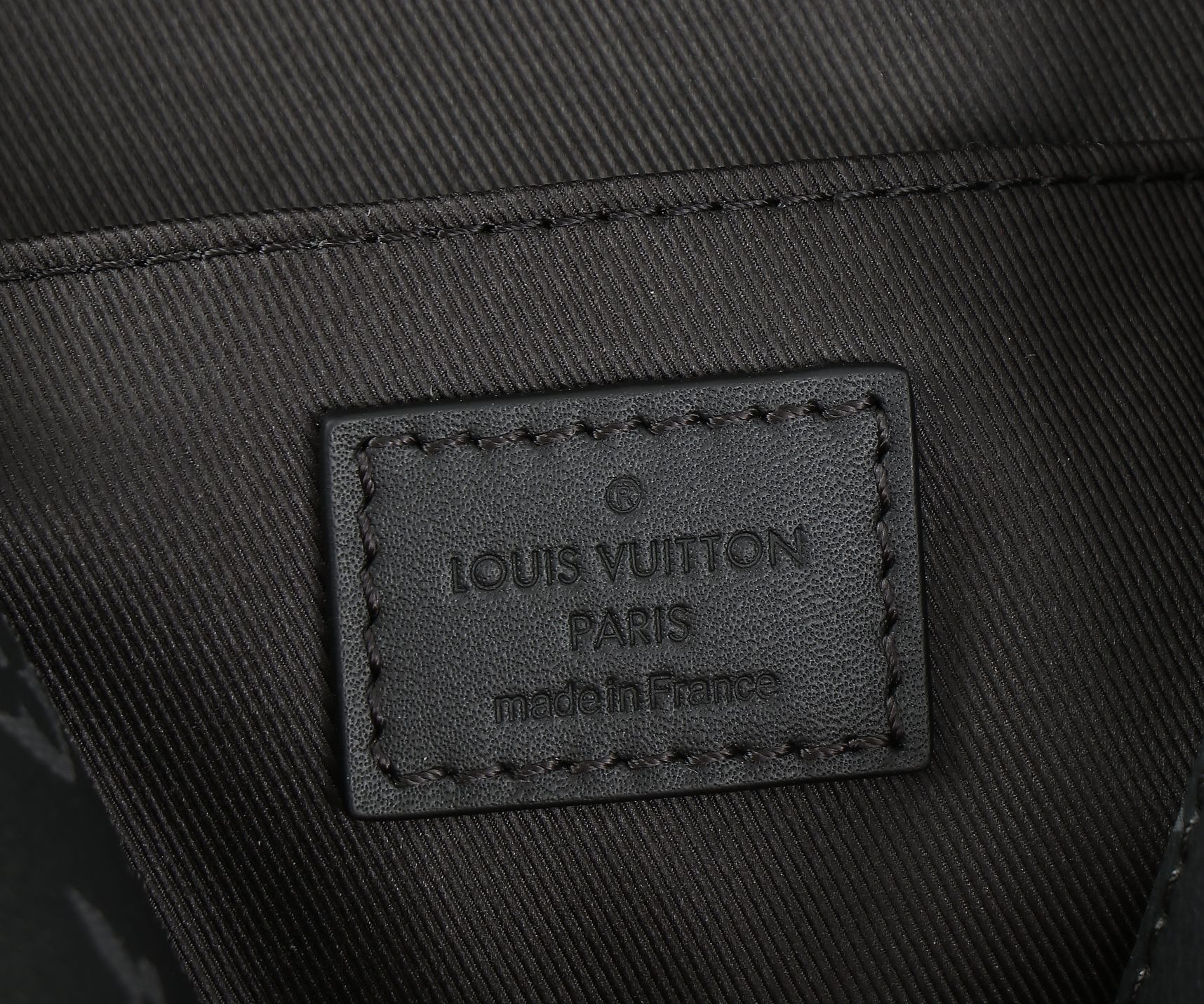 LV Montsouris Messenger M47061 20x17x7CM