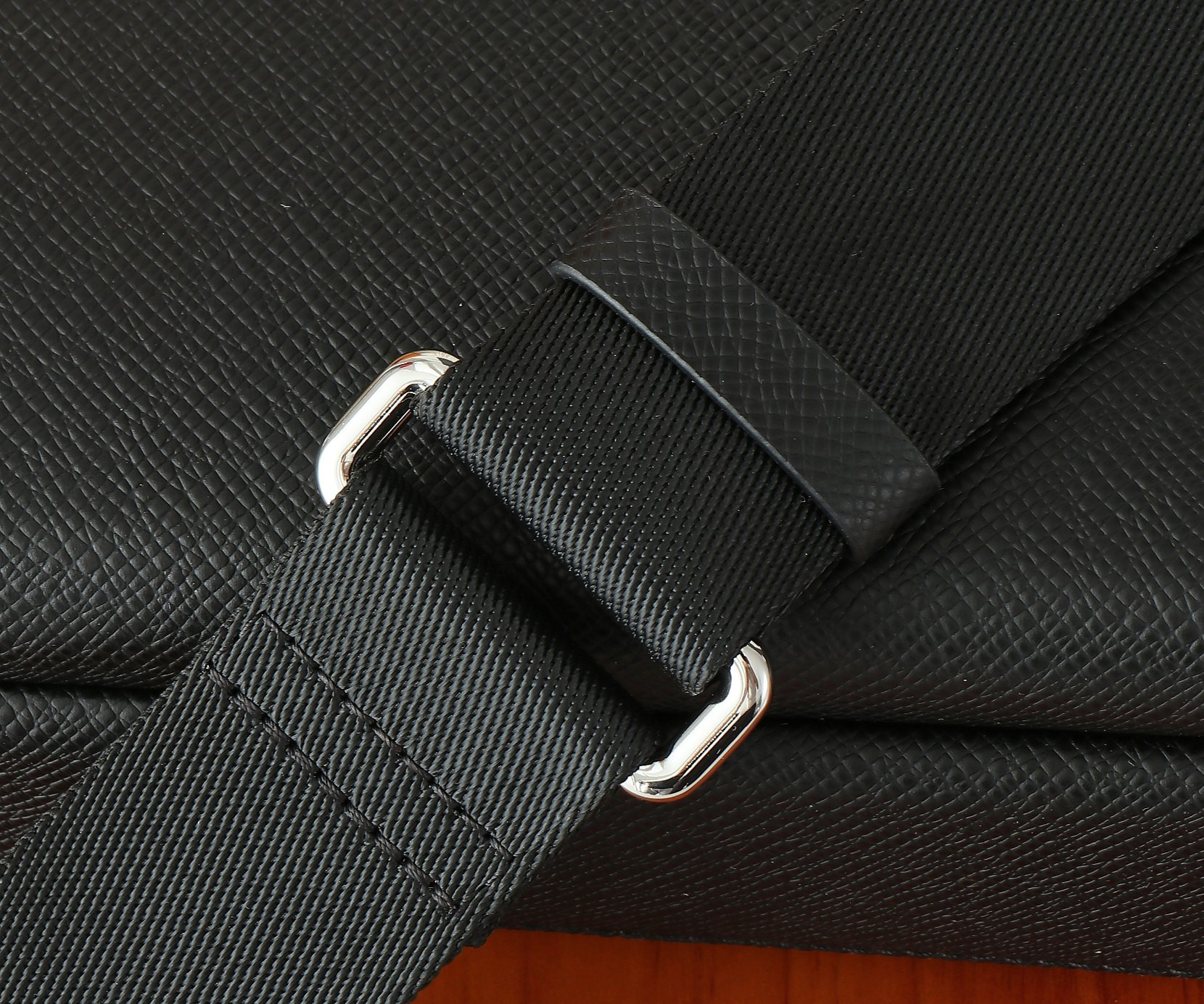 LV District M11657 22.5x15.5x7.5CM