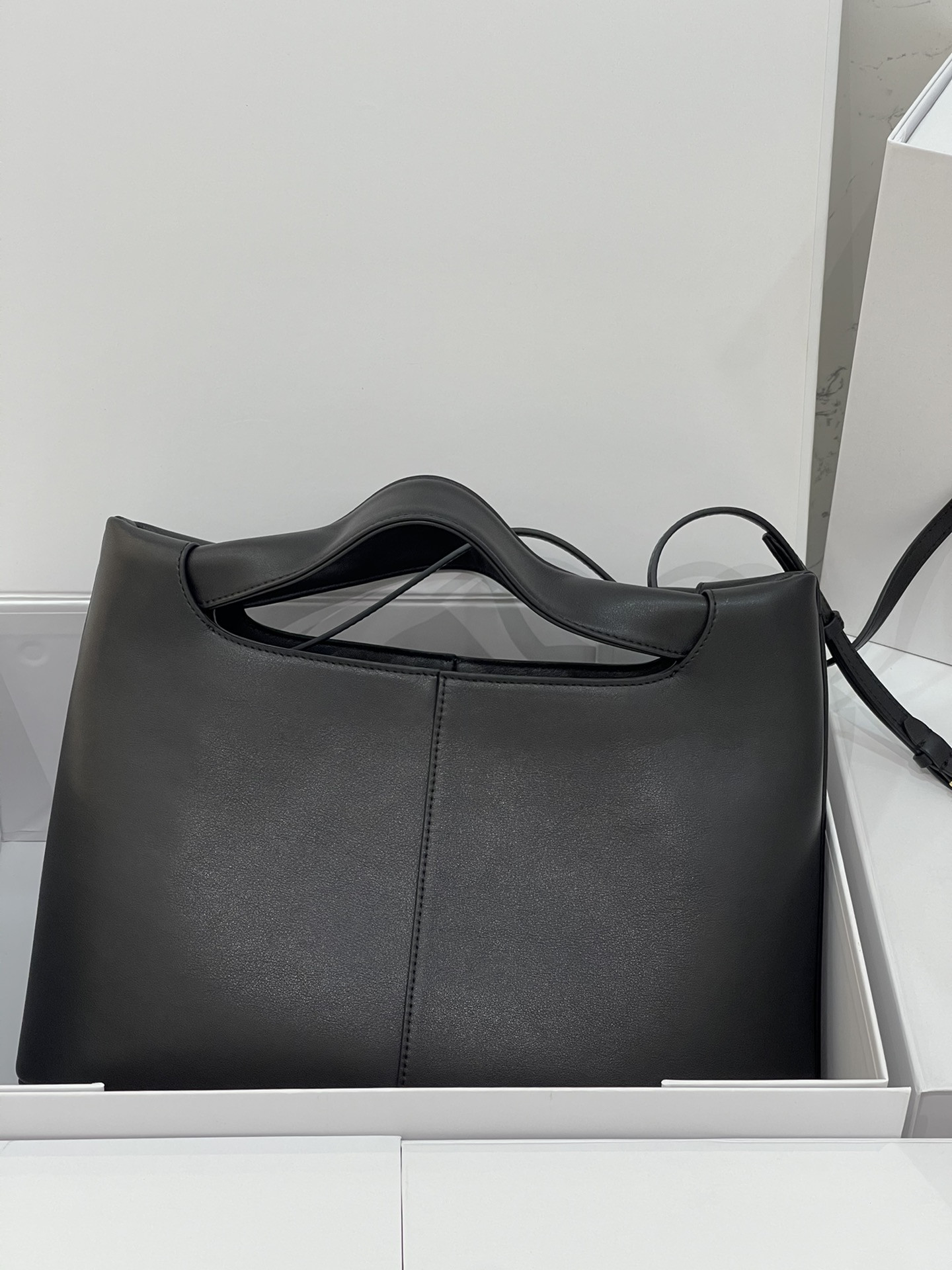 T*e R0w camdem 32x23x14cm