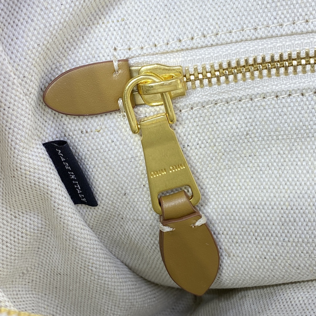 Miu Miu IVY leather bag 23.5x22x12cm