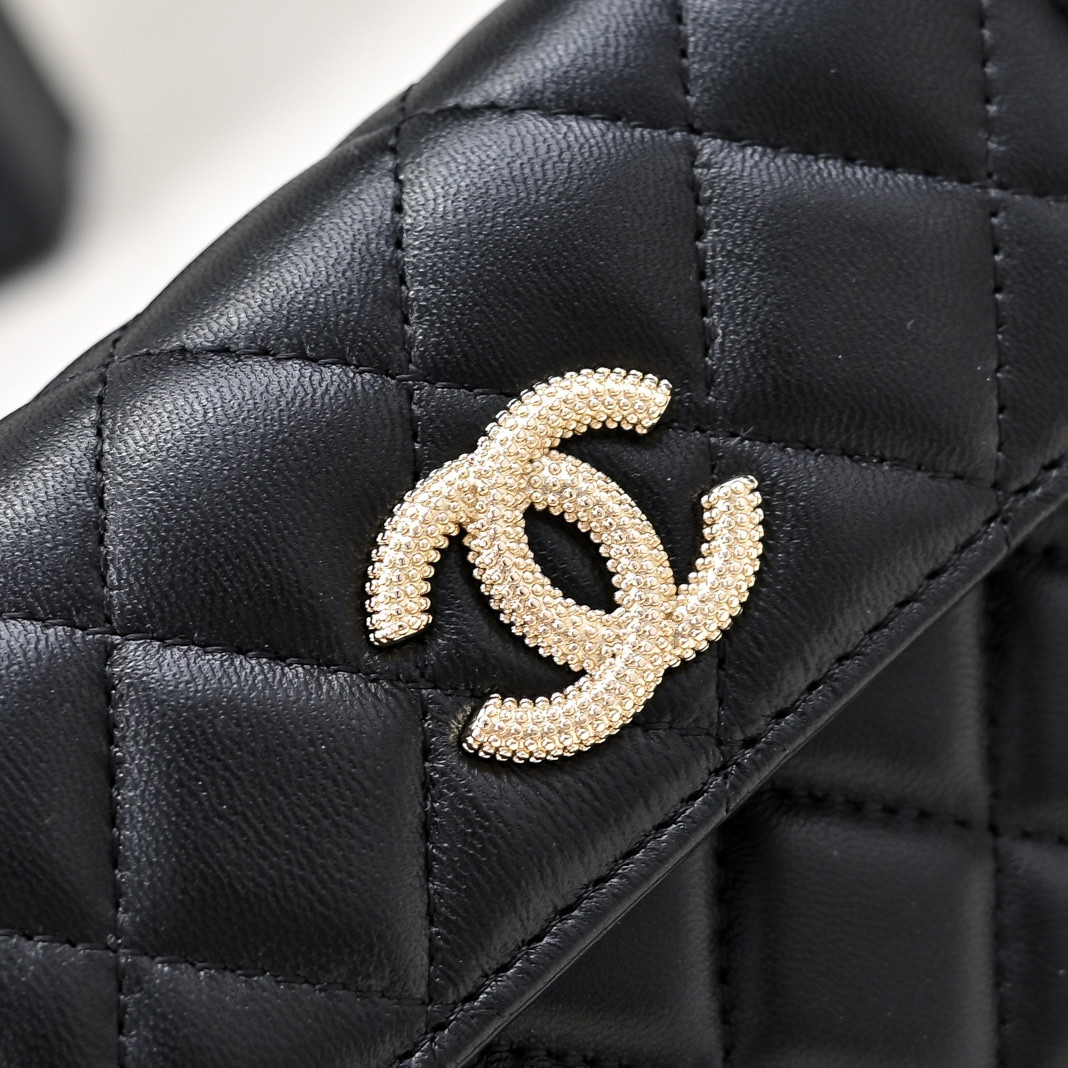 Ch*el clutch with chain 9.5x12.5x3.5cm