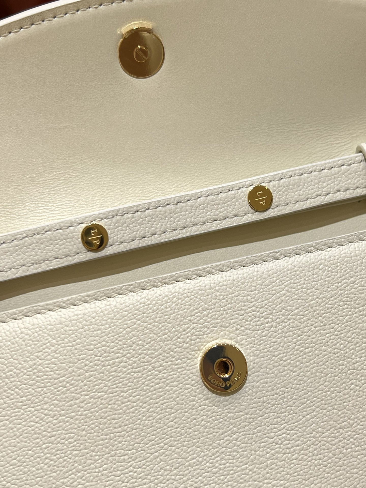 L**o p*ana extra pochette 18 x 10 x 2.5 cm