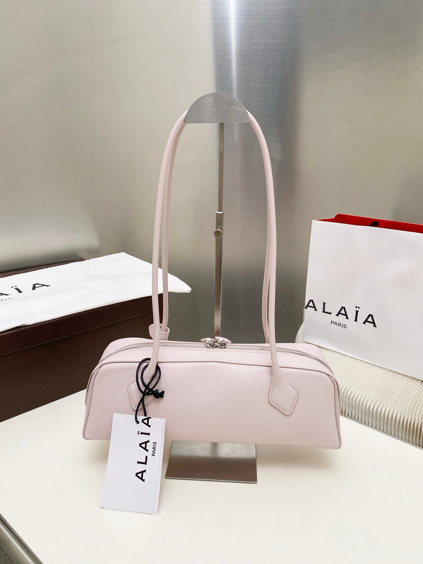 ALAÏA LE TECKEL MEDIUM BAG 33x11x10cm