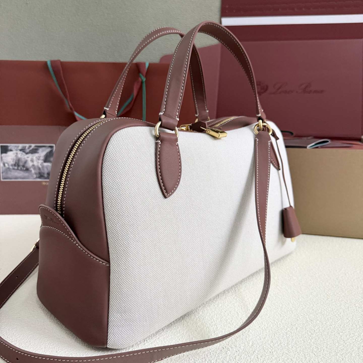 L**o p*ana needle 38x22x16cm